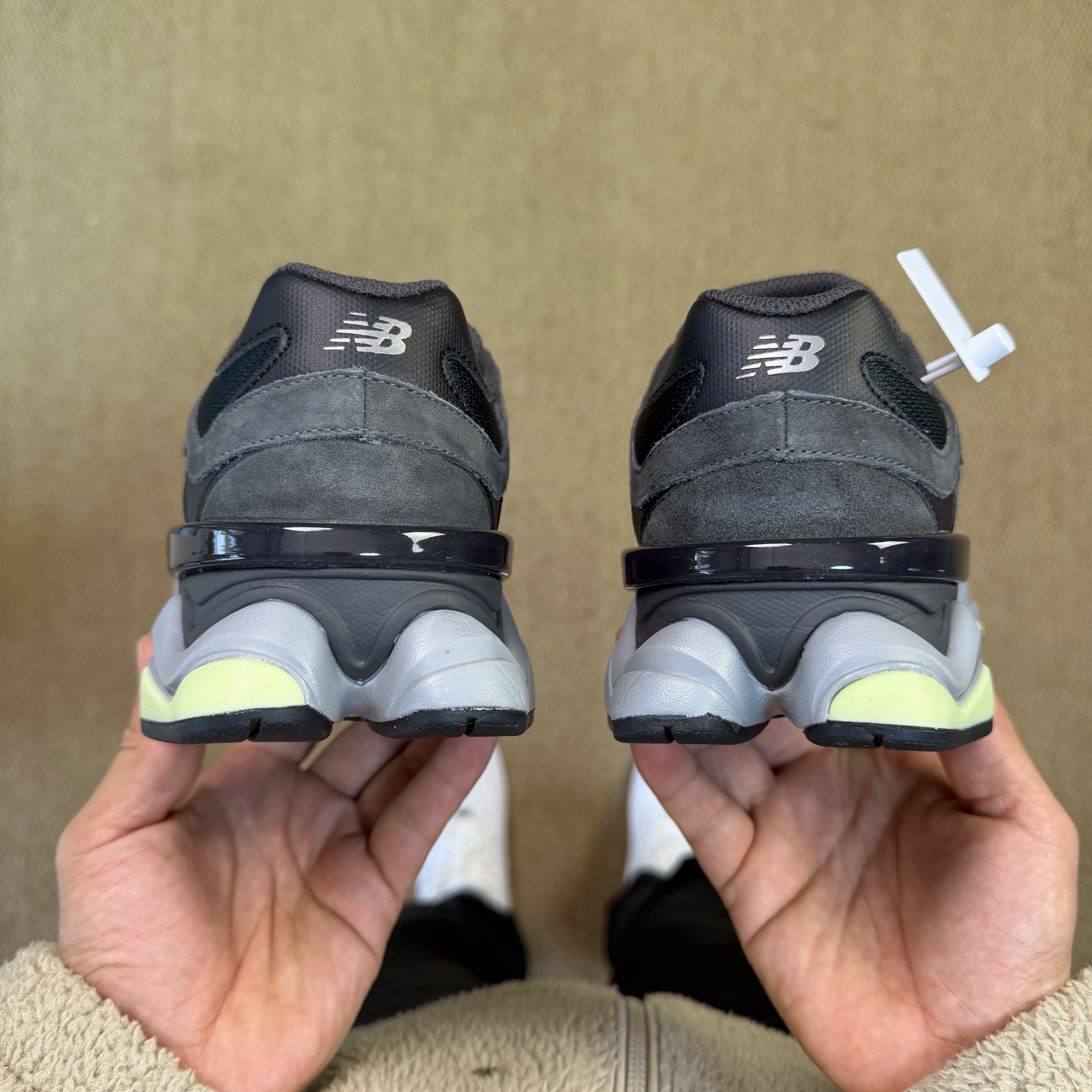 New Balance 9060 U90602P8