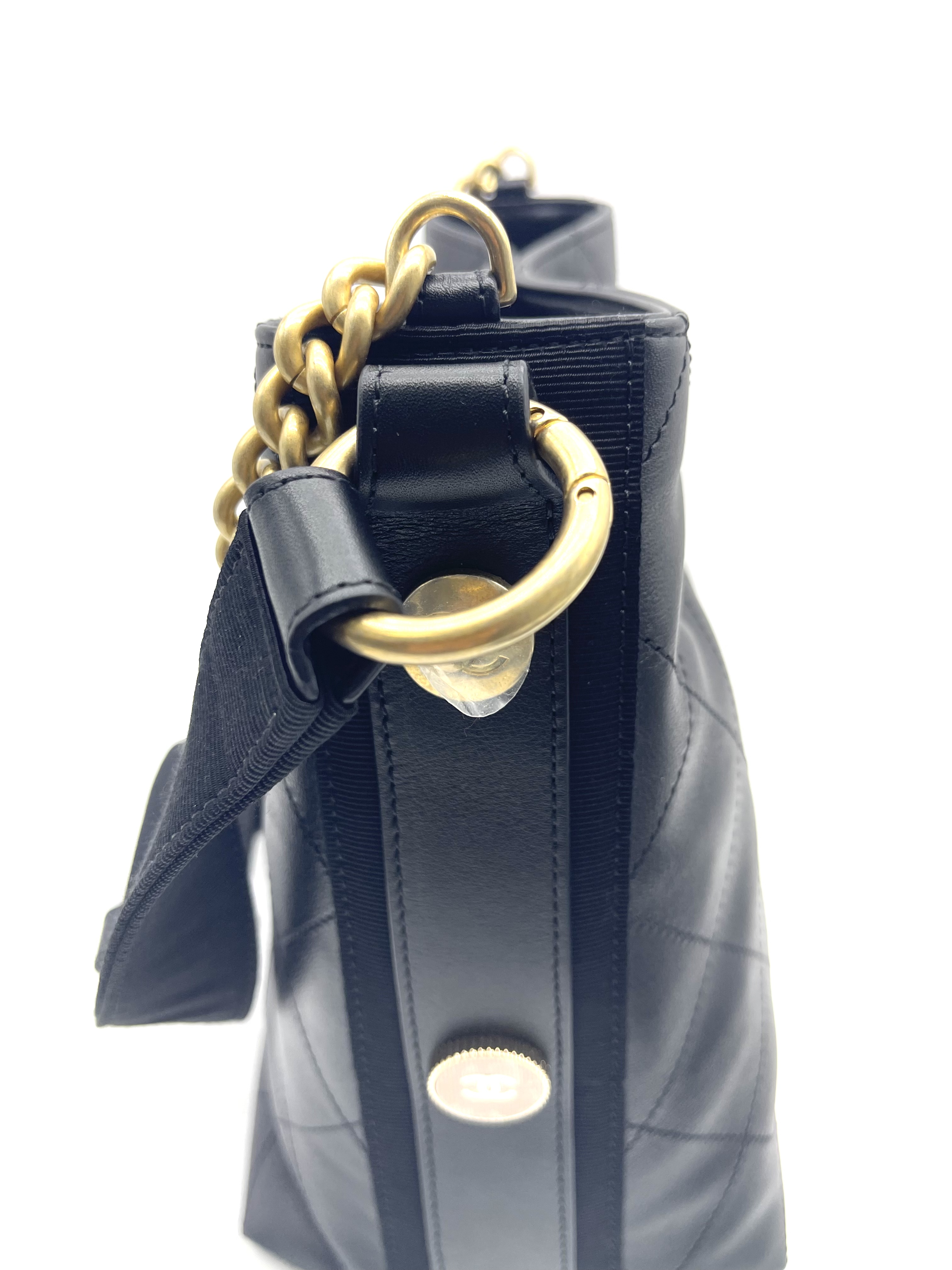 Pre-owned Chanel Button Up Hobo / Product Code: 26050618