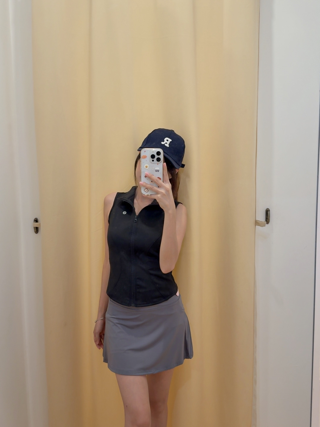 Lululemon 运动风拉链无袖上衣 R3011