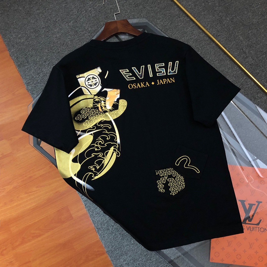 預訂 EVI SU 口袋黑金色鯽魚刺繡短袖Tee 