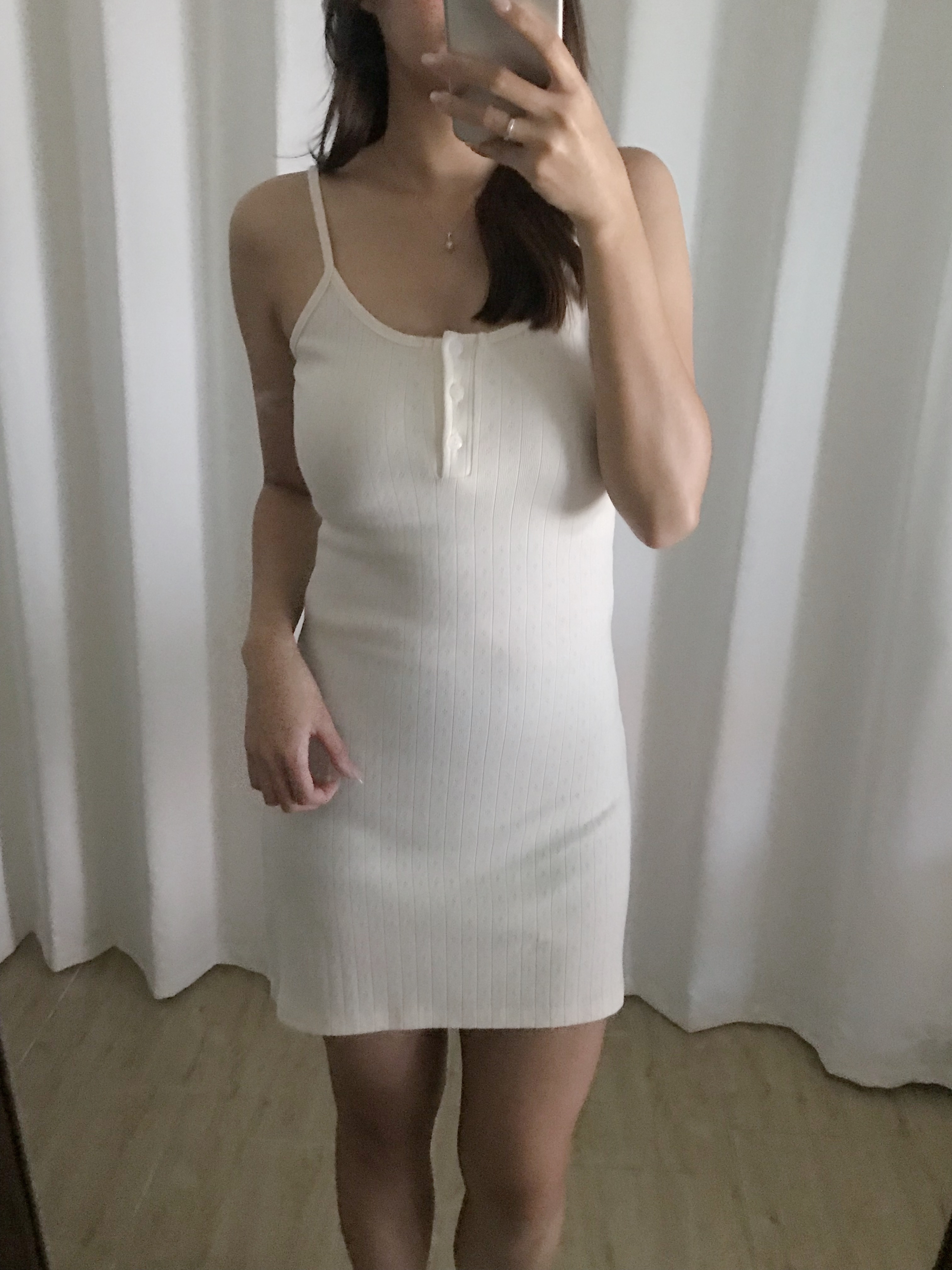 [顯身材!]簡約通花修身連身裙(三色入)