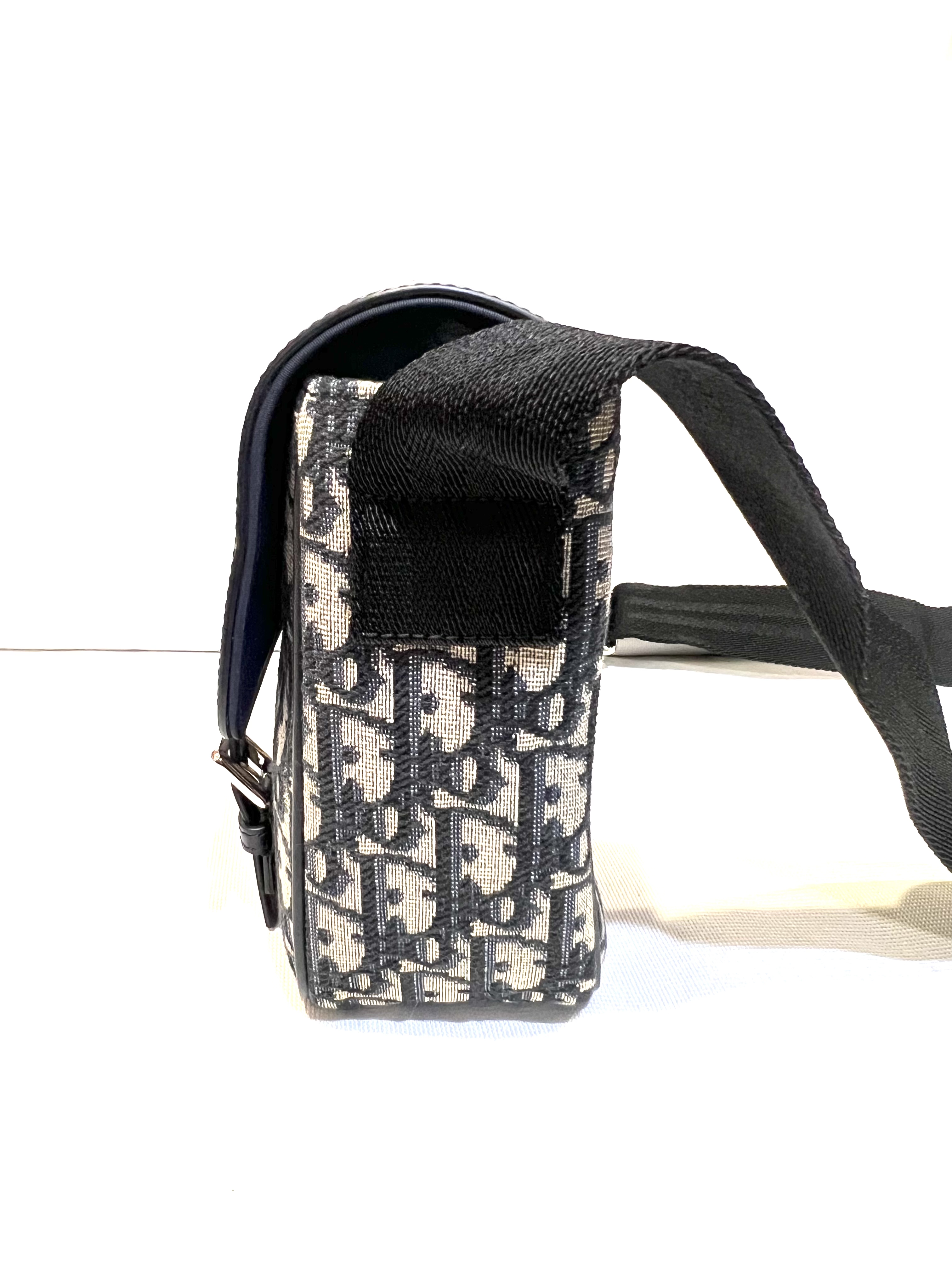 Pre-Owned Dior Oblique / Product Code: 26041117