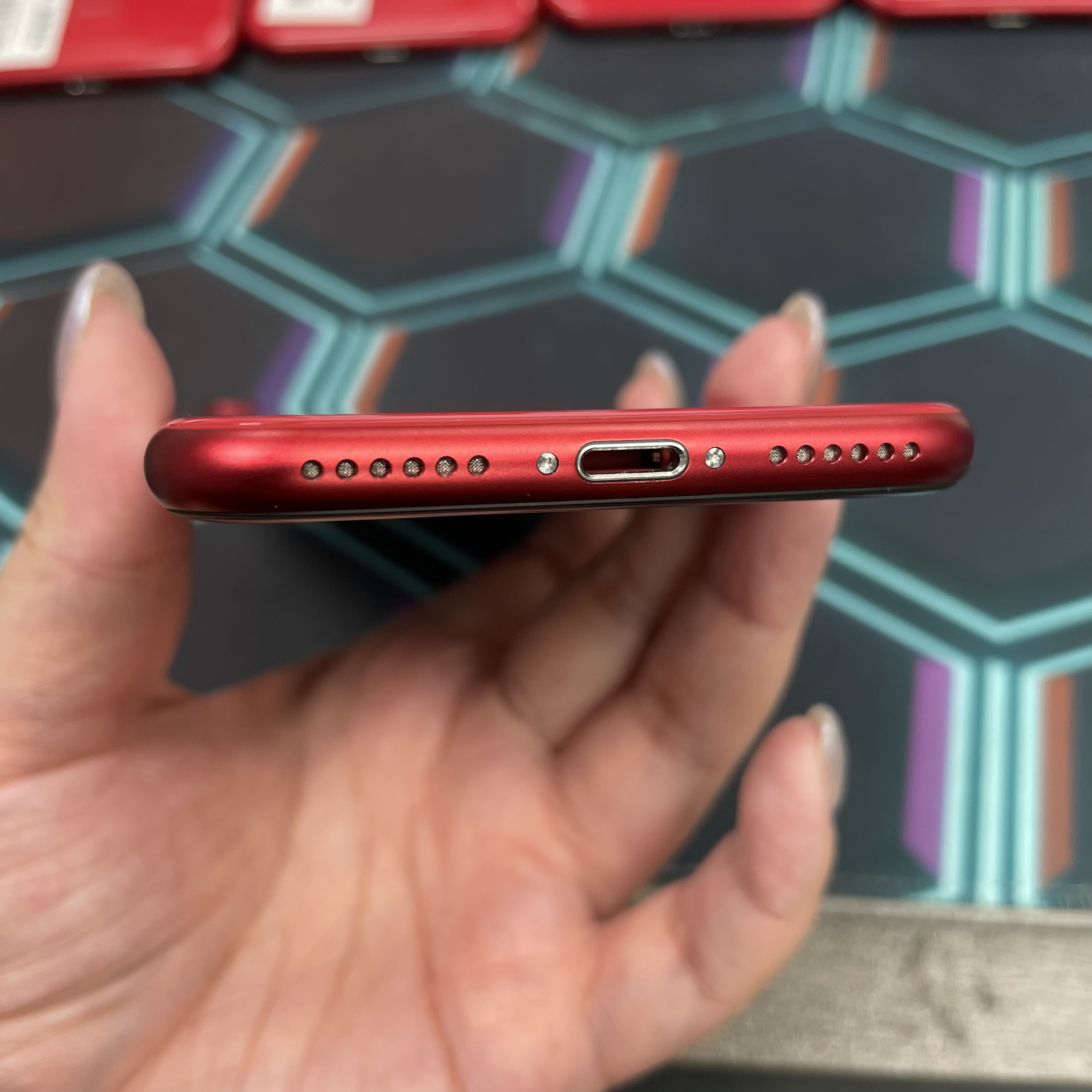 *7041 SE 2 勁靚機 128GB 電84 紅色 red