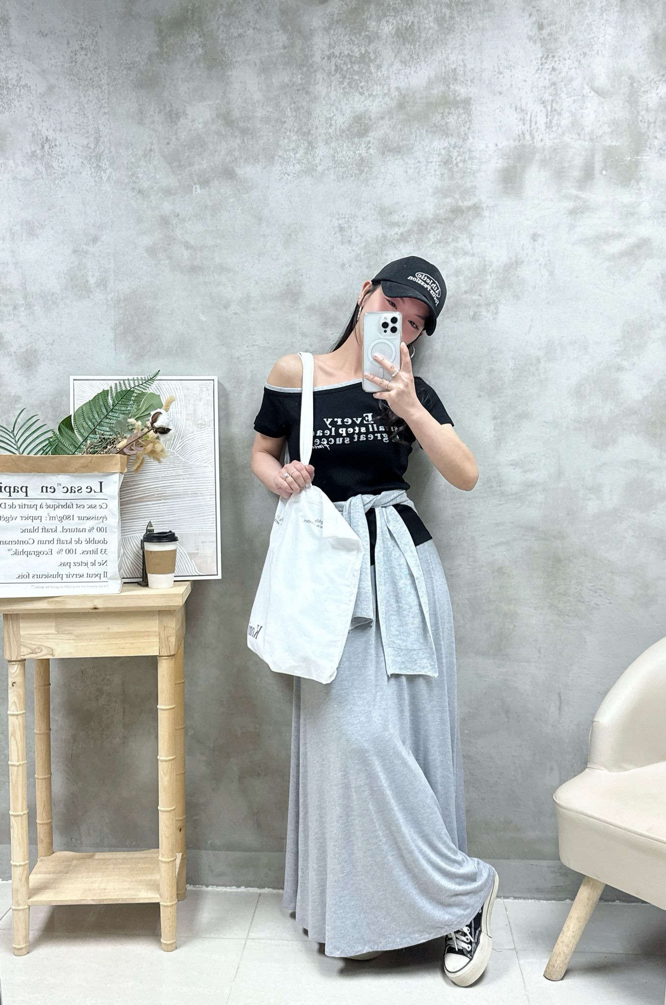 B05 拼色領斜腳英文字Top