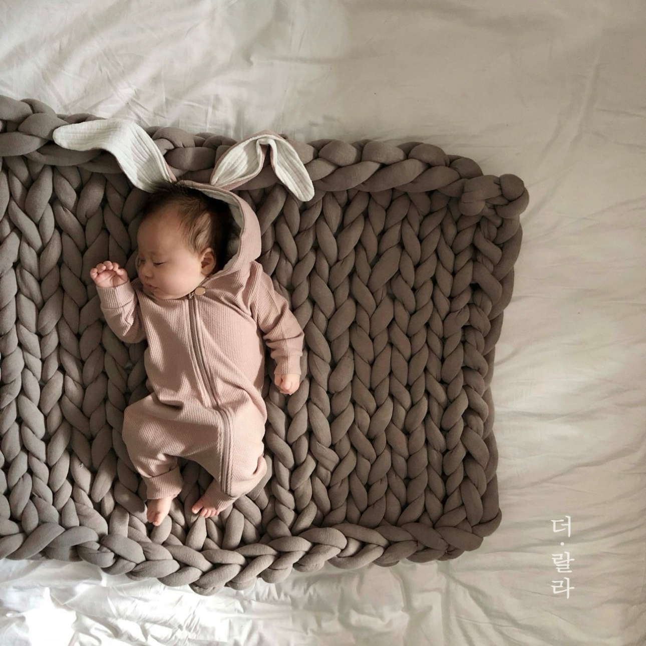 🌸預訂 韓國直送🌸🇰🇷THELALA三色小兔造型連帽拉鍊長袖連身服