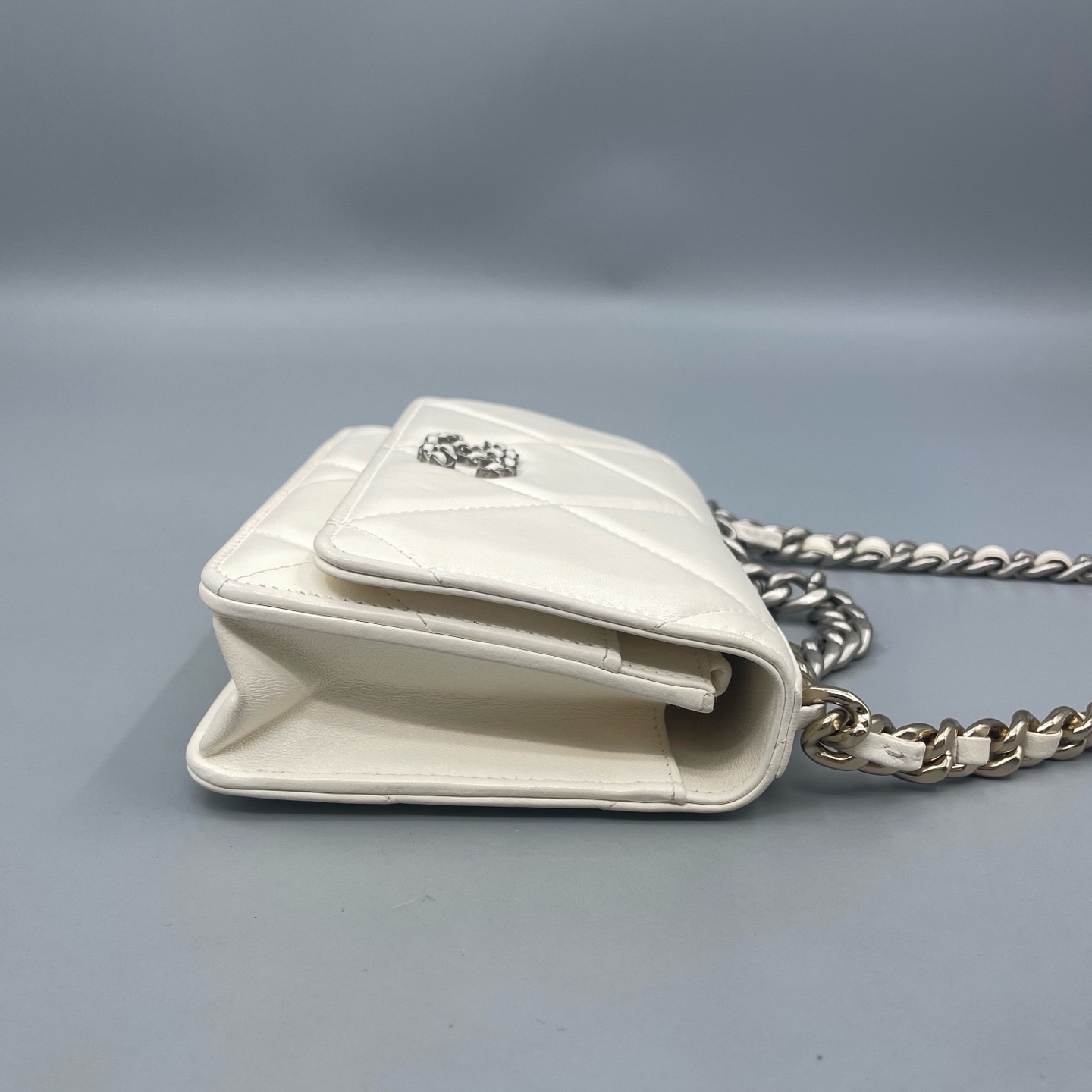 【預訂貨品】Chanel 白色19Woc