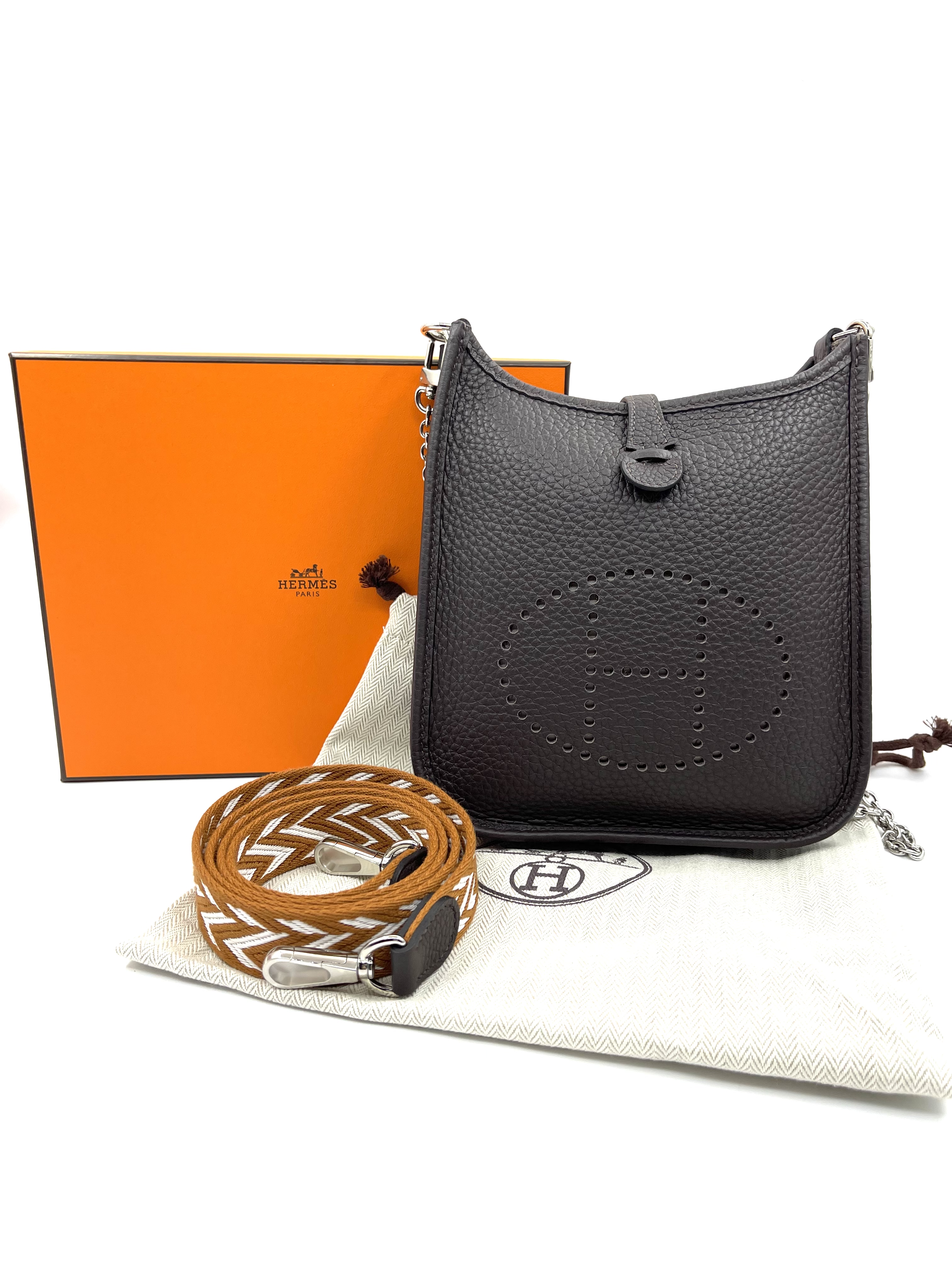 Pre-Owned HERMES Evelyne Leather Crossbody Bag