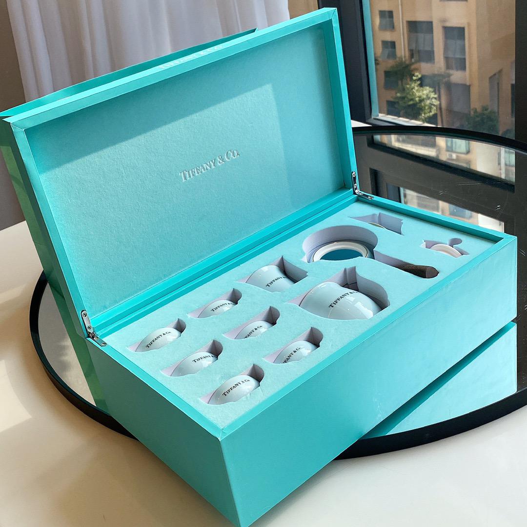 $298套。Tiffany羊脂玉茶具套裝