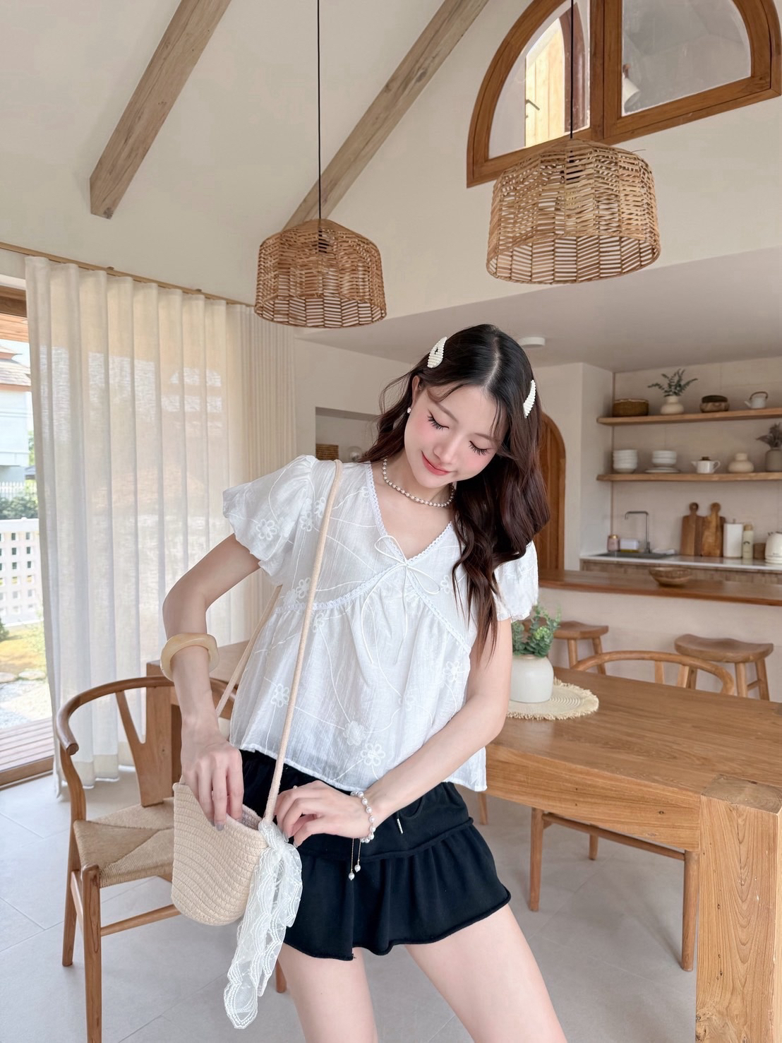 🇹🇭新款預定 ～ v領花花布料上衣