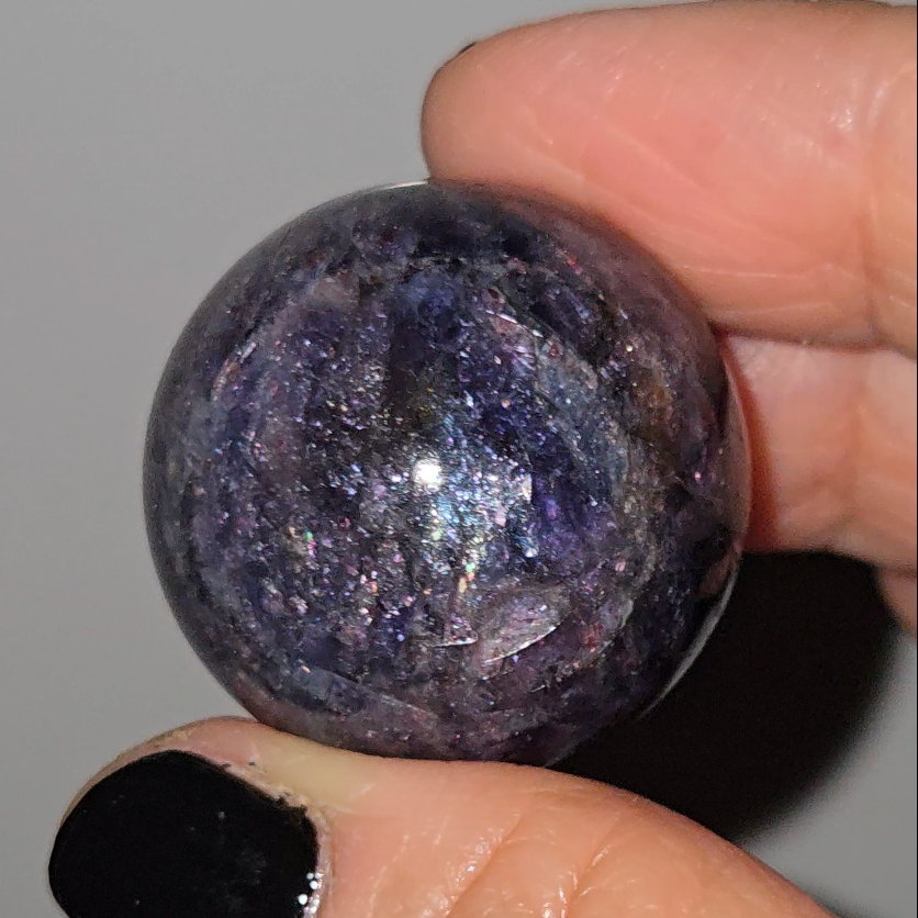 Blood iolite sphere with star flash asterism, rainbows - IL7