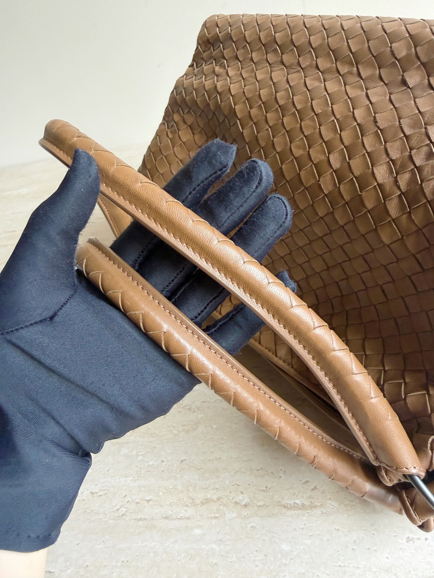 【預訂貨品】Bv啡色編織降落傘tote bag