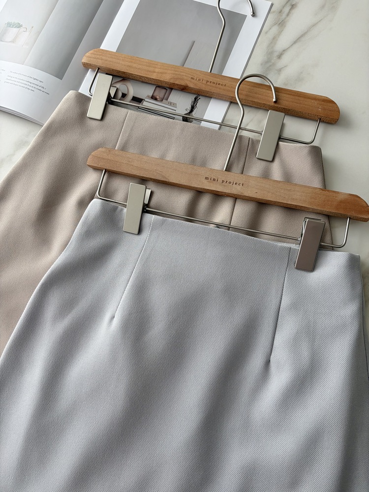 Leonie Tailored Midi Skirt (Misty Blue)