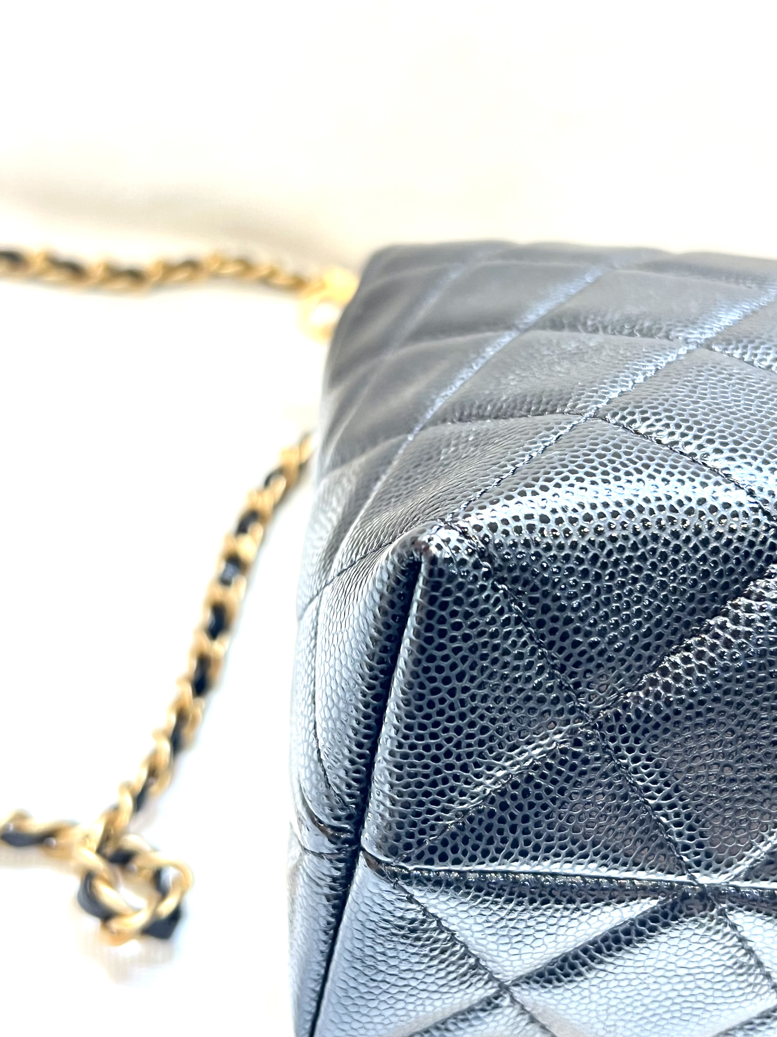 Pre-Owned CHANEL Hobo Handbag / Product Code: 26041647