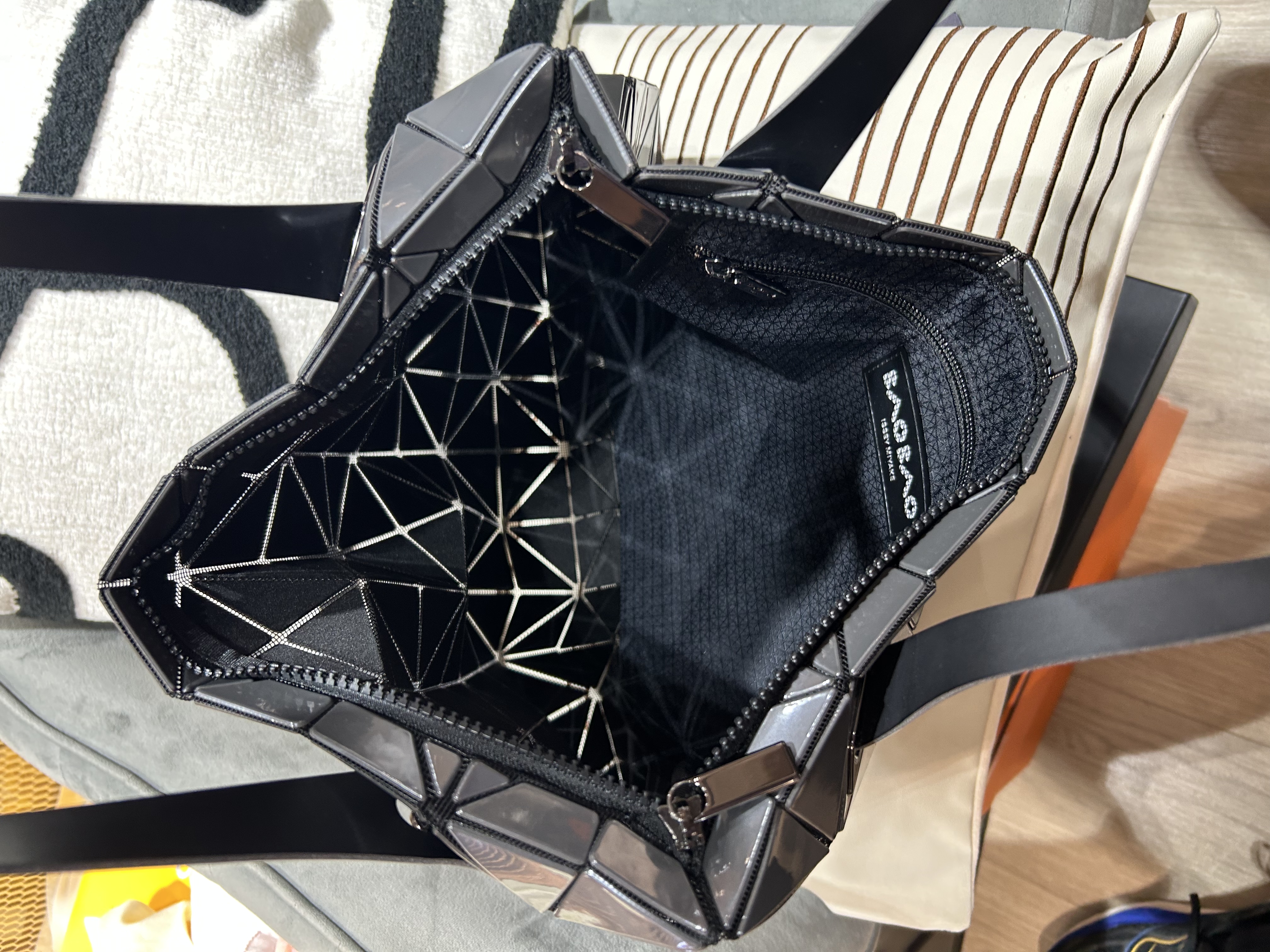 Issey Miyake Bao Bao Zip Tote Bag Boston bag 100%Authentic,98%mew  