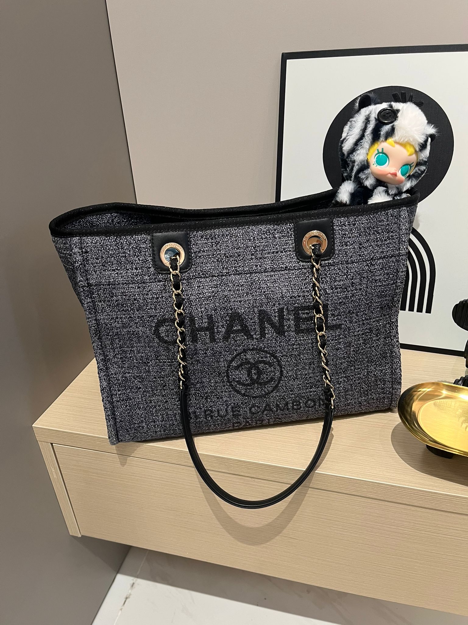 Chanel Deauville Medium 100%Authentic, 98%New ✅31Card ✅Dust bag 