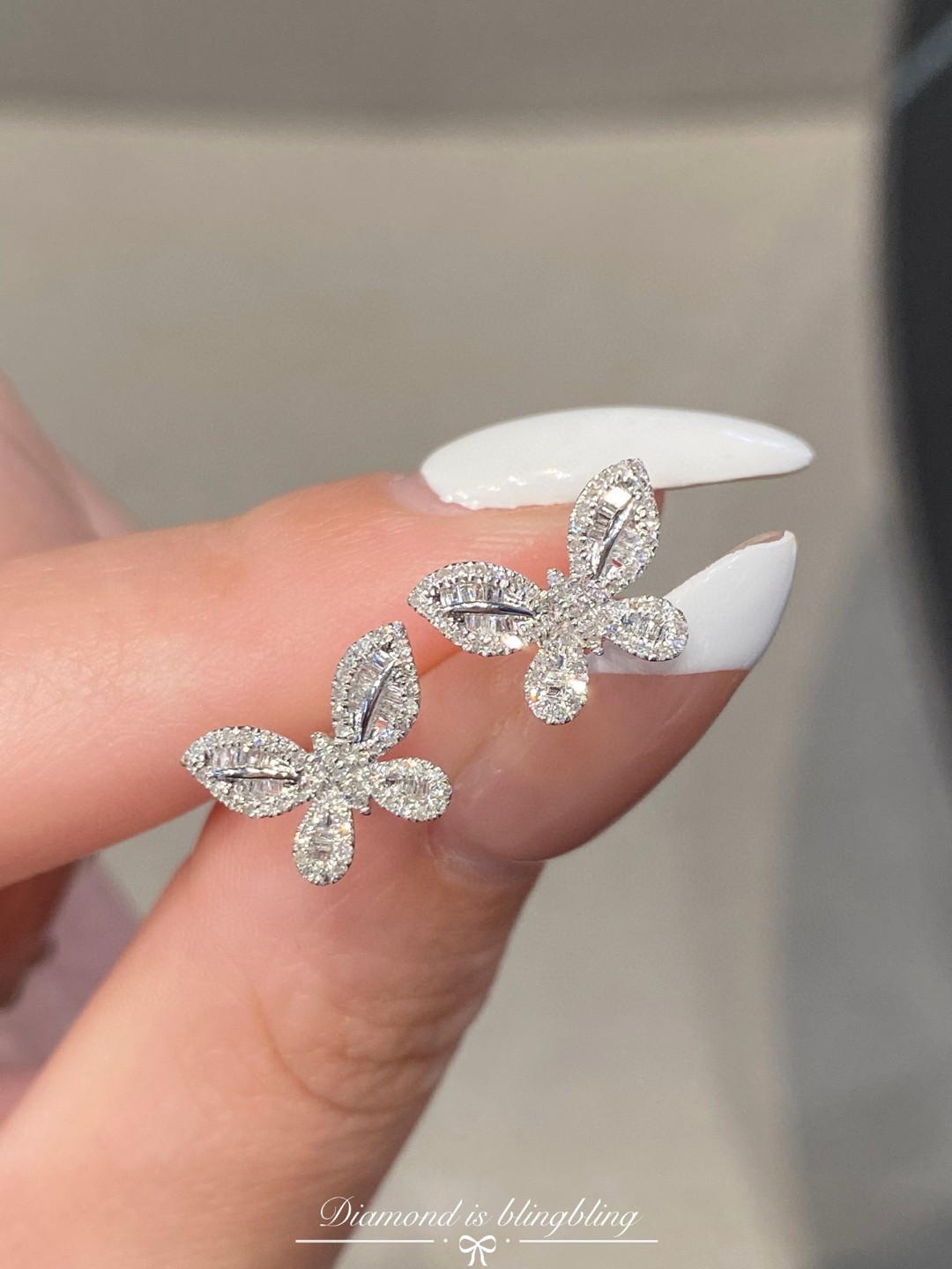 18K Diamond Earrings 