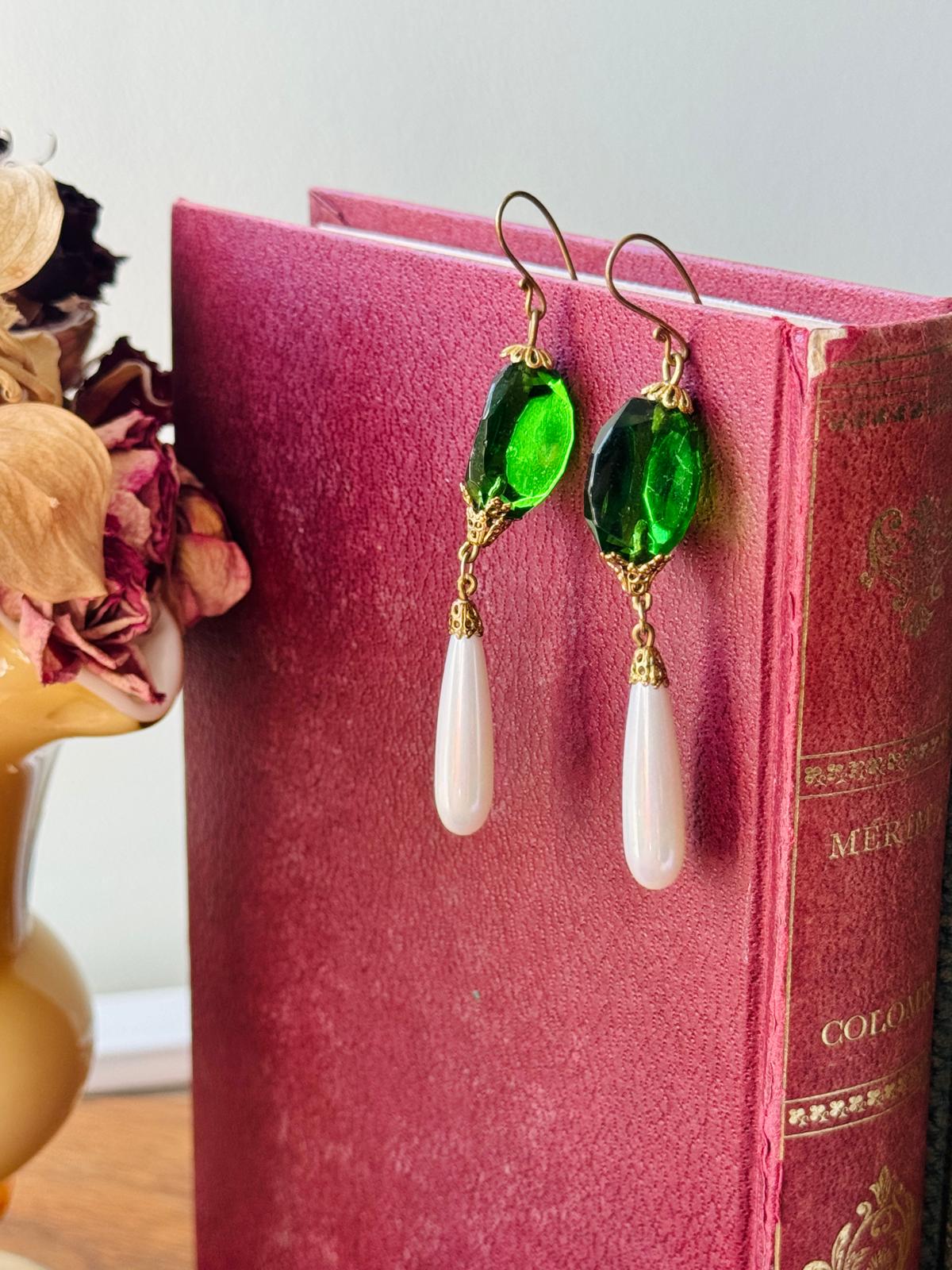 Vintage Recomposed New Old Stock Czech Green Glass Hook Earrings((NZ130)