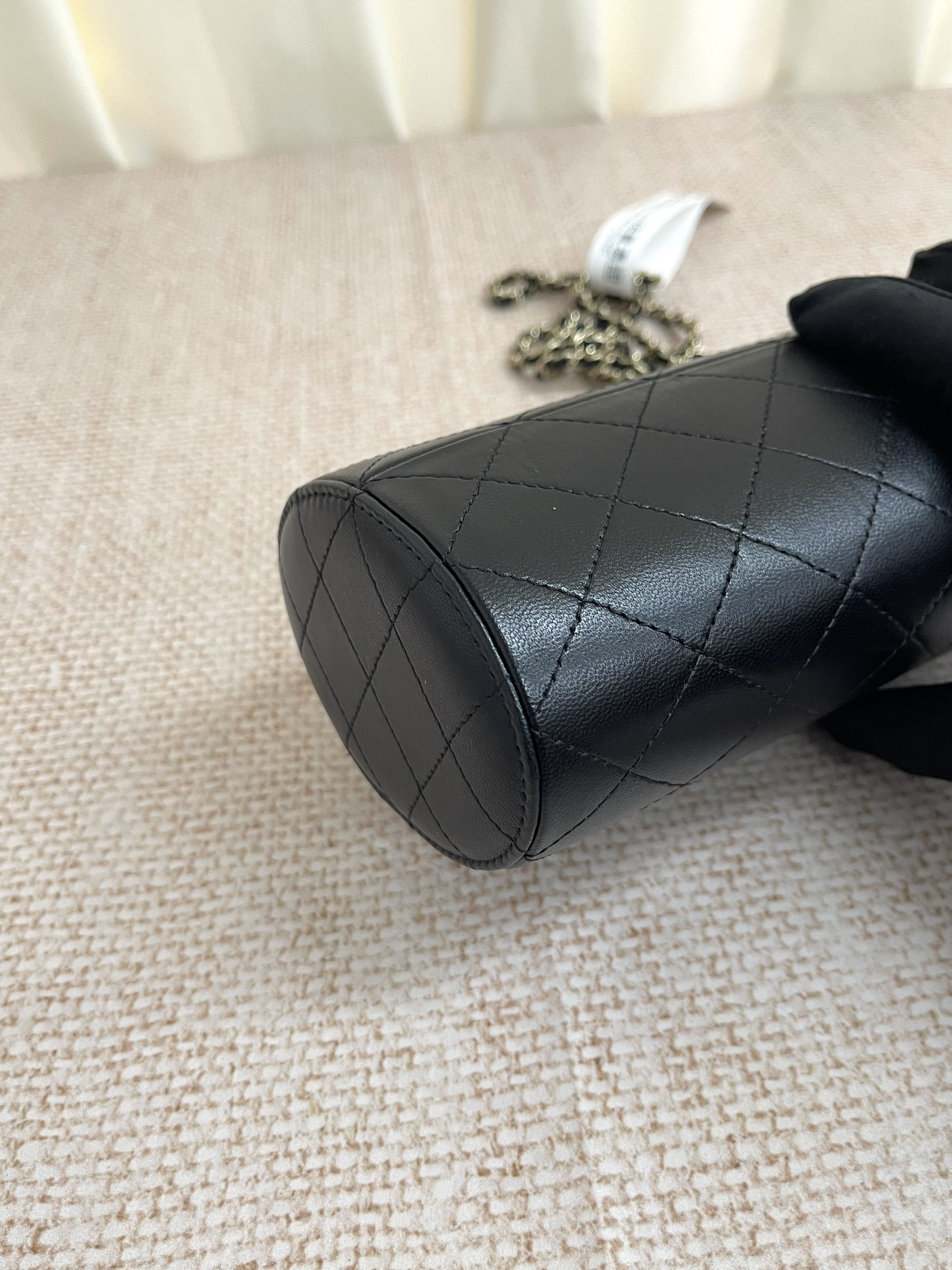 Pre-owned Chanel Round Vanity Case/ Product Code: 26042801