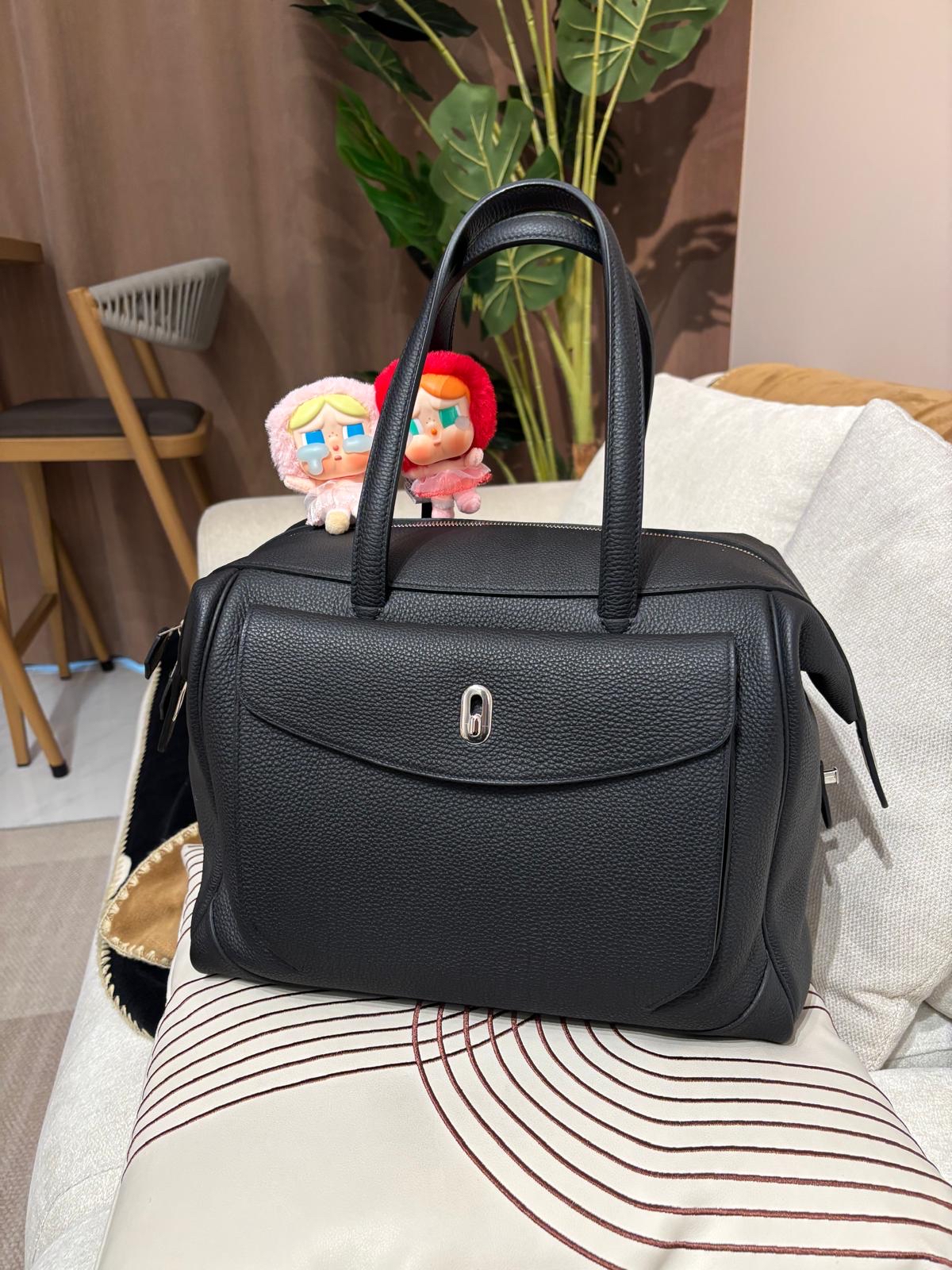 HERMES Wallago Cabine 35 Stamp A 89 Noir Togo Calfskin 100%Authentic, 98%new ✅Key Lock✅Dust bag