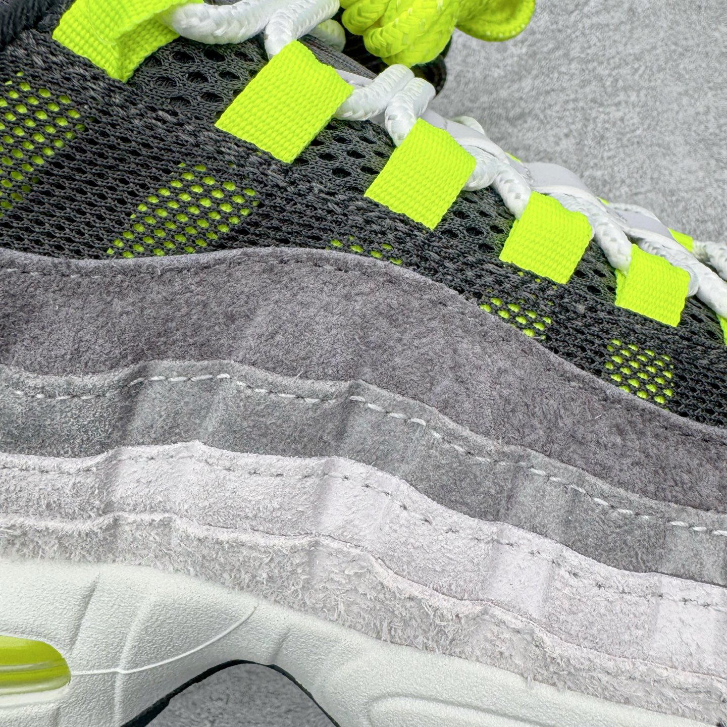 Nike Air Max 95 OG "Reverse Neon" HM4740-001