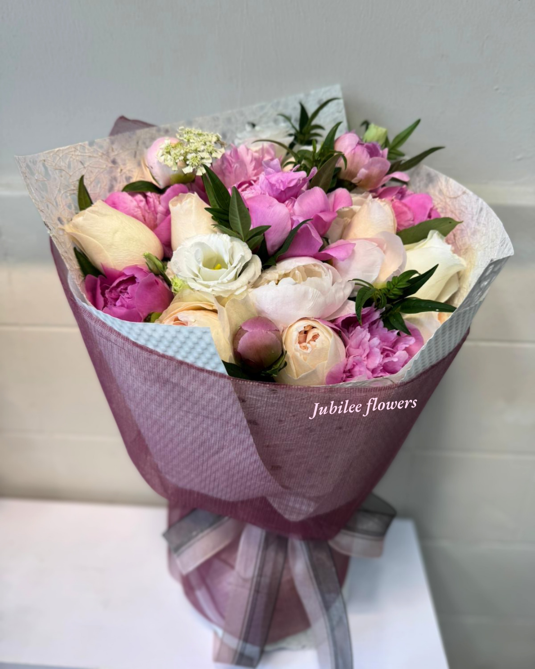 粉色芍藥玫瑰浪漫花束