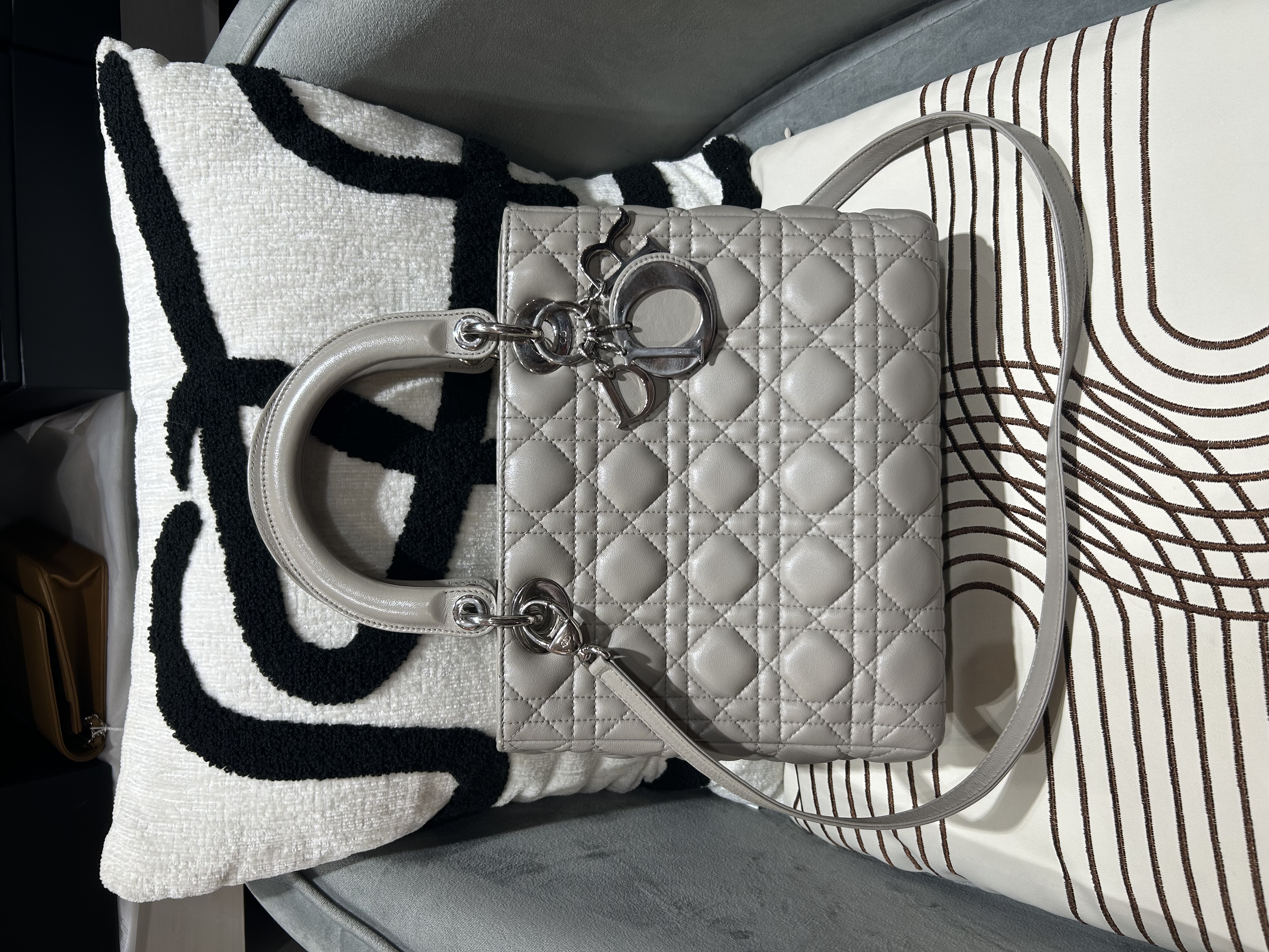 Dior lady Dior medium shoulder bag  100%Authentic ,95%new