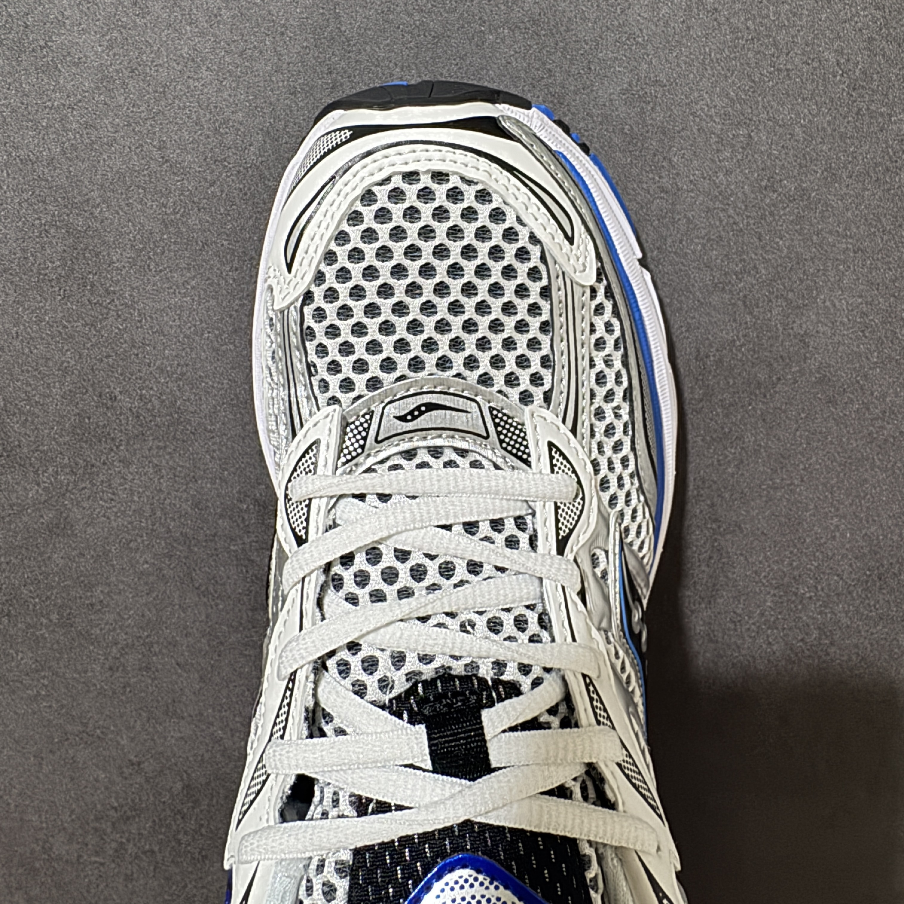 Saucony ProGrid Omni 9 OG