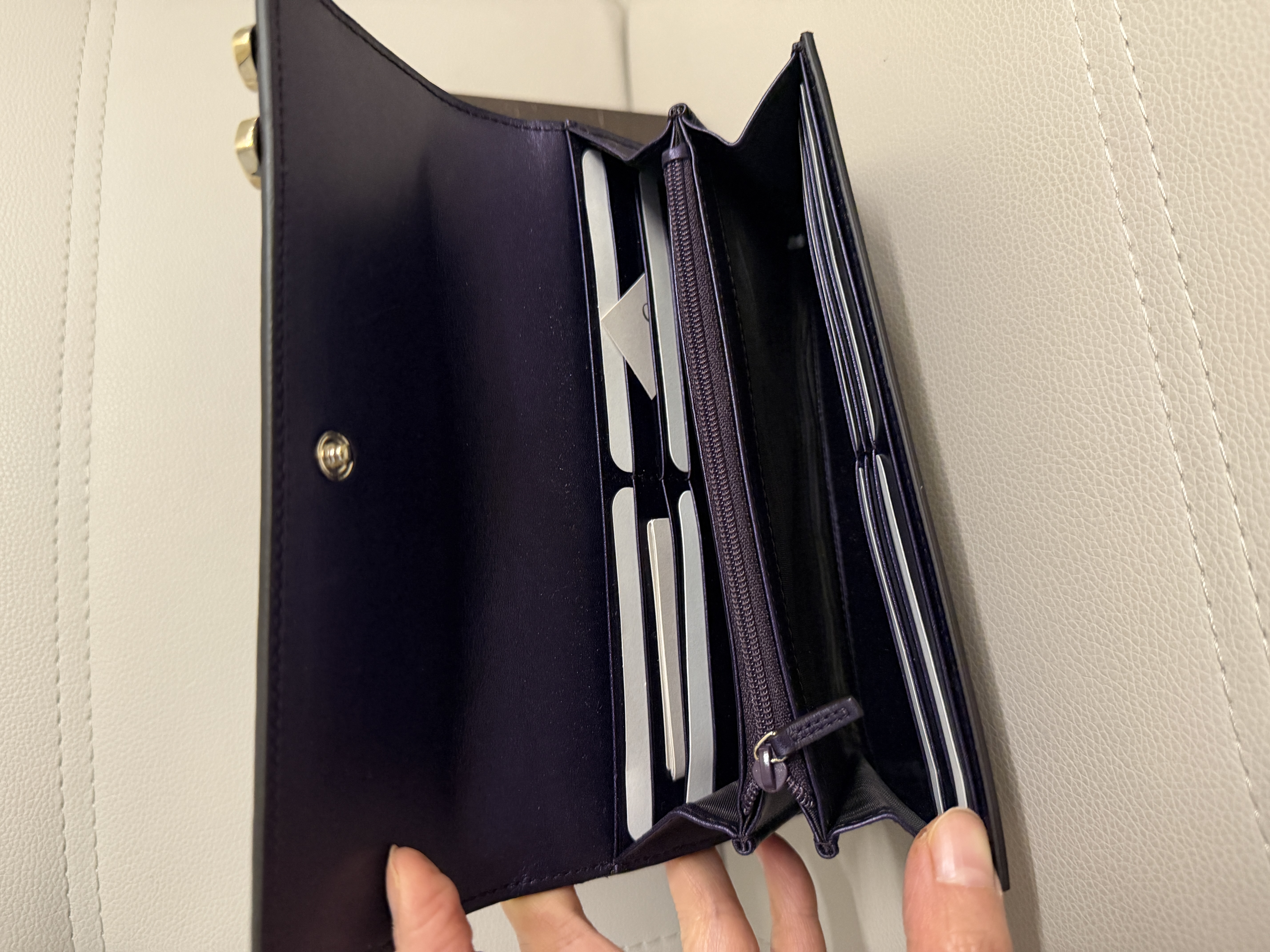 Gucci 紫色漆皮長銀包