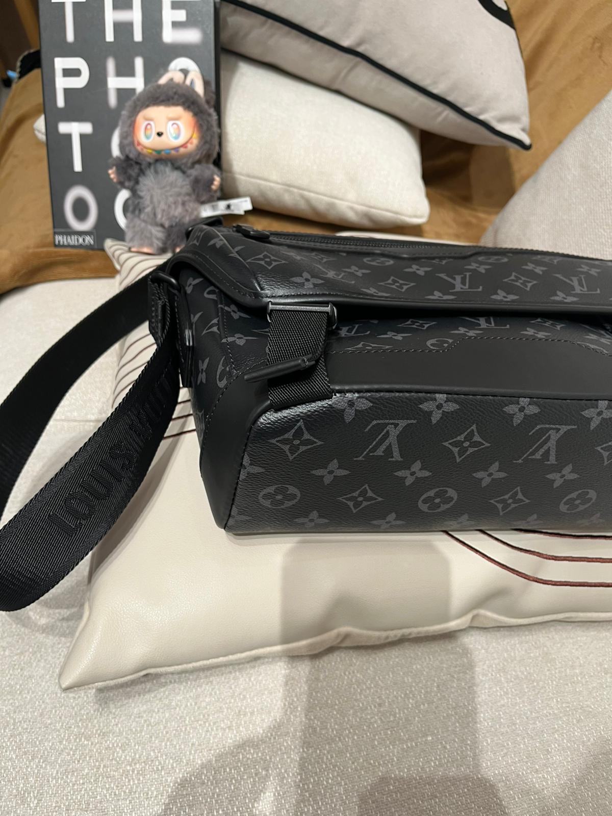 Lv Messenger Voyager PM M12517 NFC  100%Authentic,98%new✅dust bag 