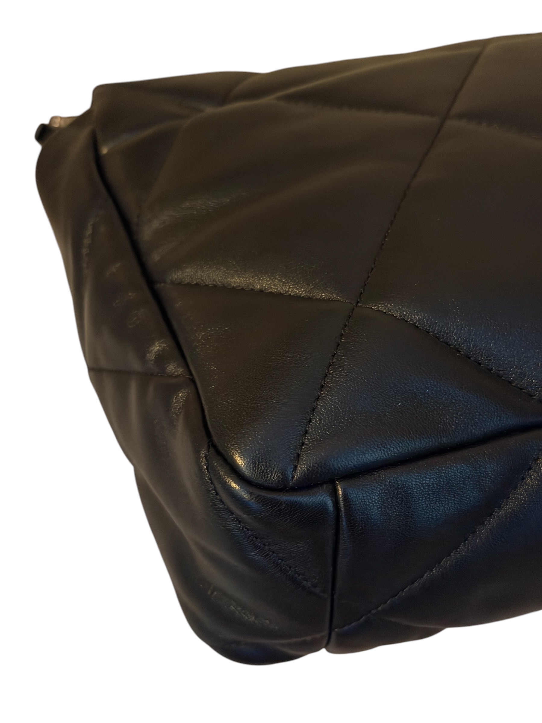 Pre-Owned CHANEL C19 / Product Code : W51701