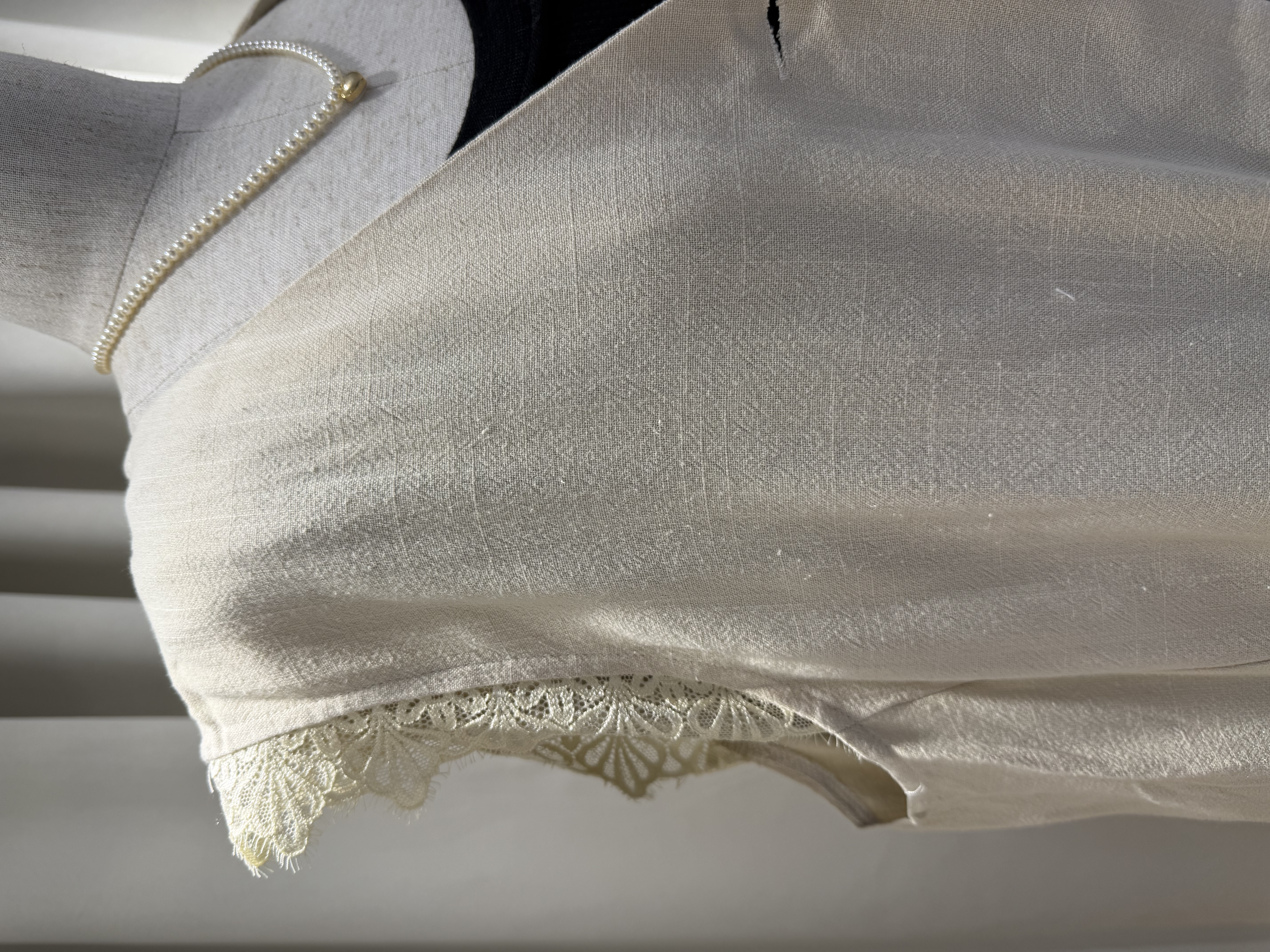 優雅蕾絲邊飾亞麻背心