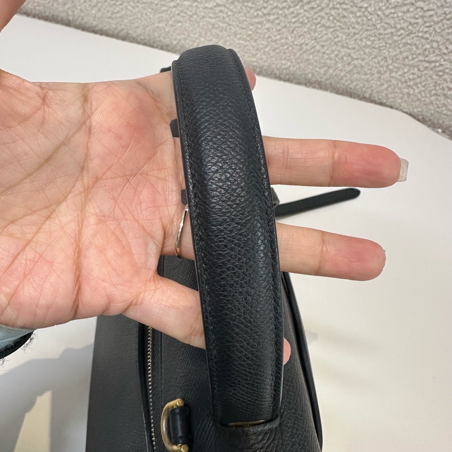 【預訂貨品】Celine Micro 黑色牛皮鯰魚包