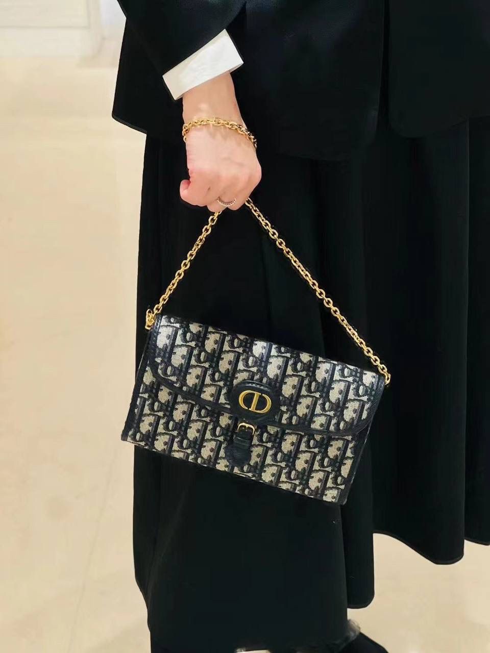 性价比天花板 Dior新款Oblique Bobby woc Dior迪奥Summer 23新款oblique bobby woc 太美了！！腋下 斜挎 手拿都🉑️ 最最最主要的就是性价比超高！