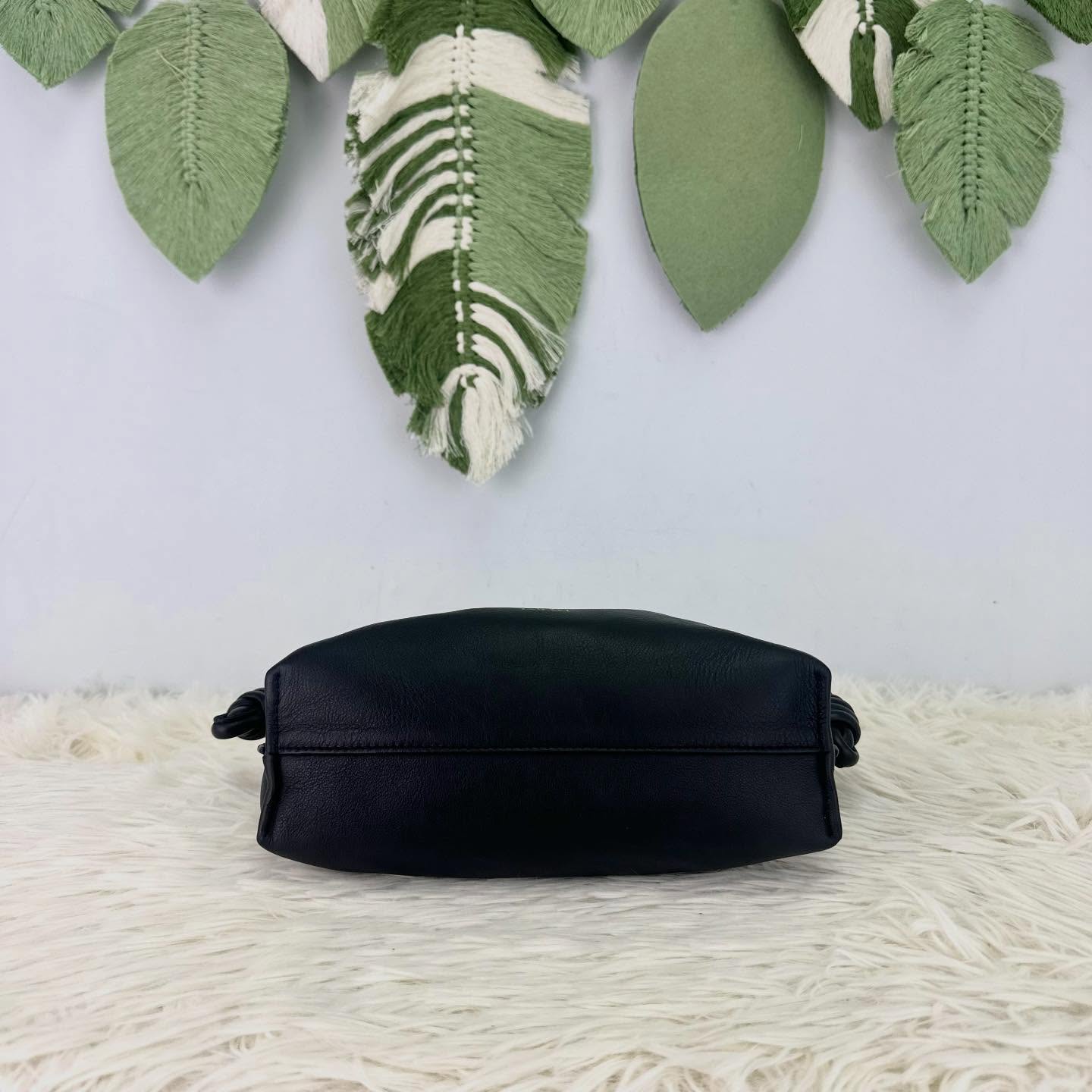 LOEWE 🤍PRE OWNED Mini Flamenco Clutch 黑金福袋包 全套有單🖤