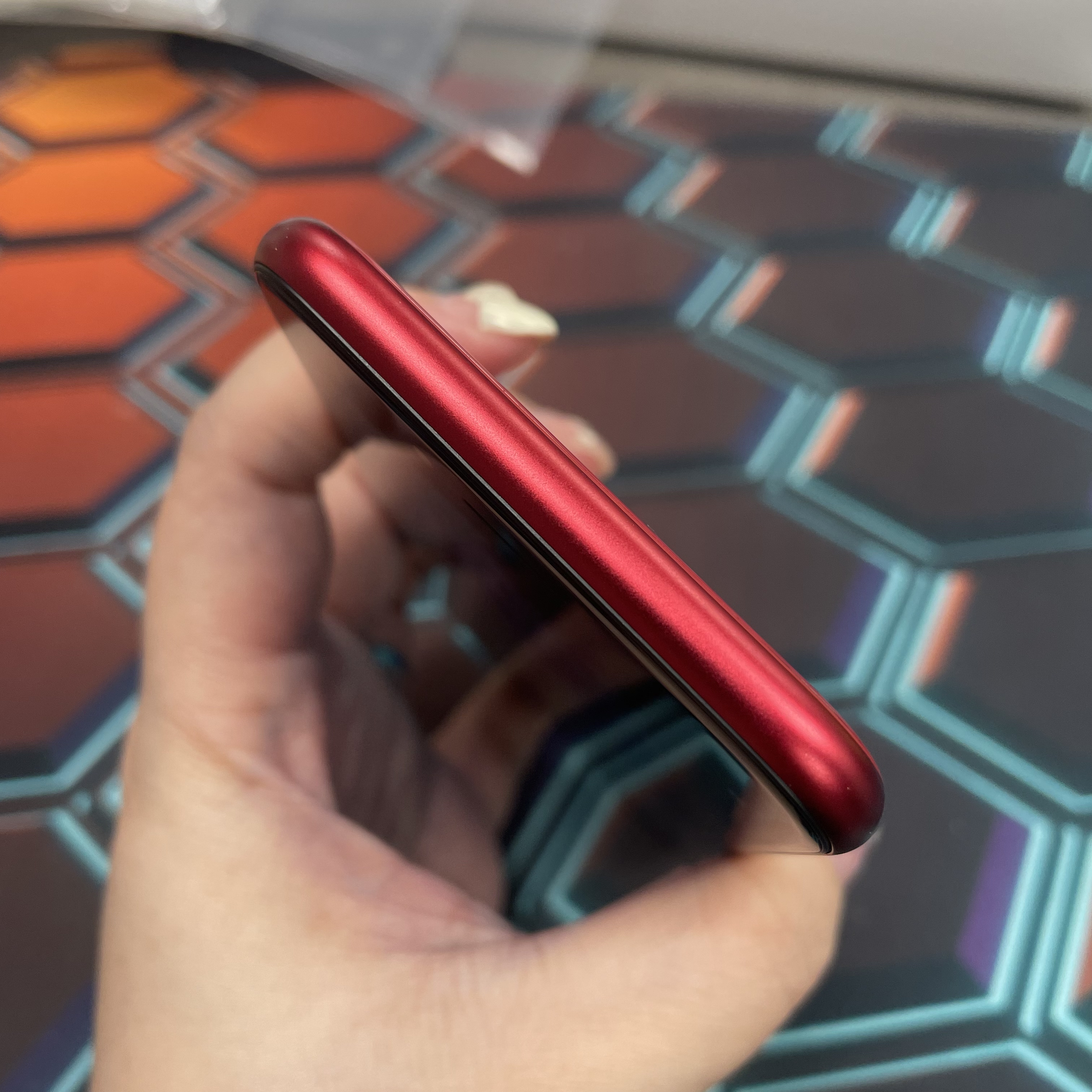 *6777 SE 2 勁靚機 64GB 電76 紅色 red