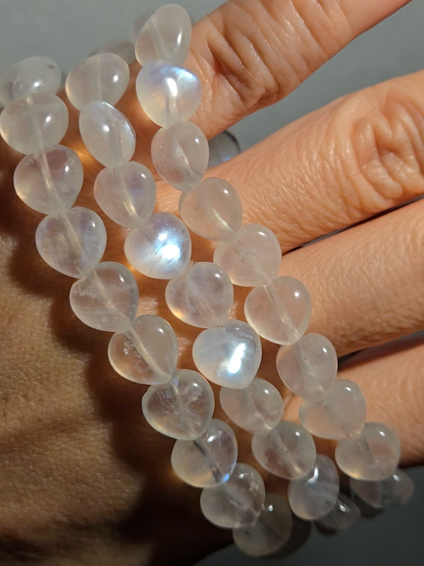 High-grade 9mm blue flash moonstone heart bracelets - JW100