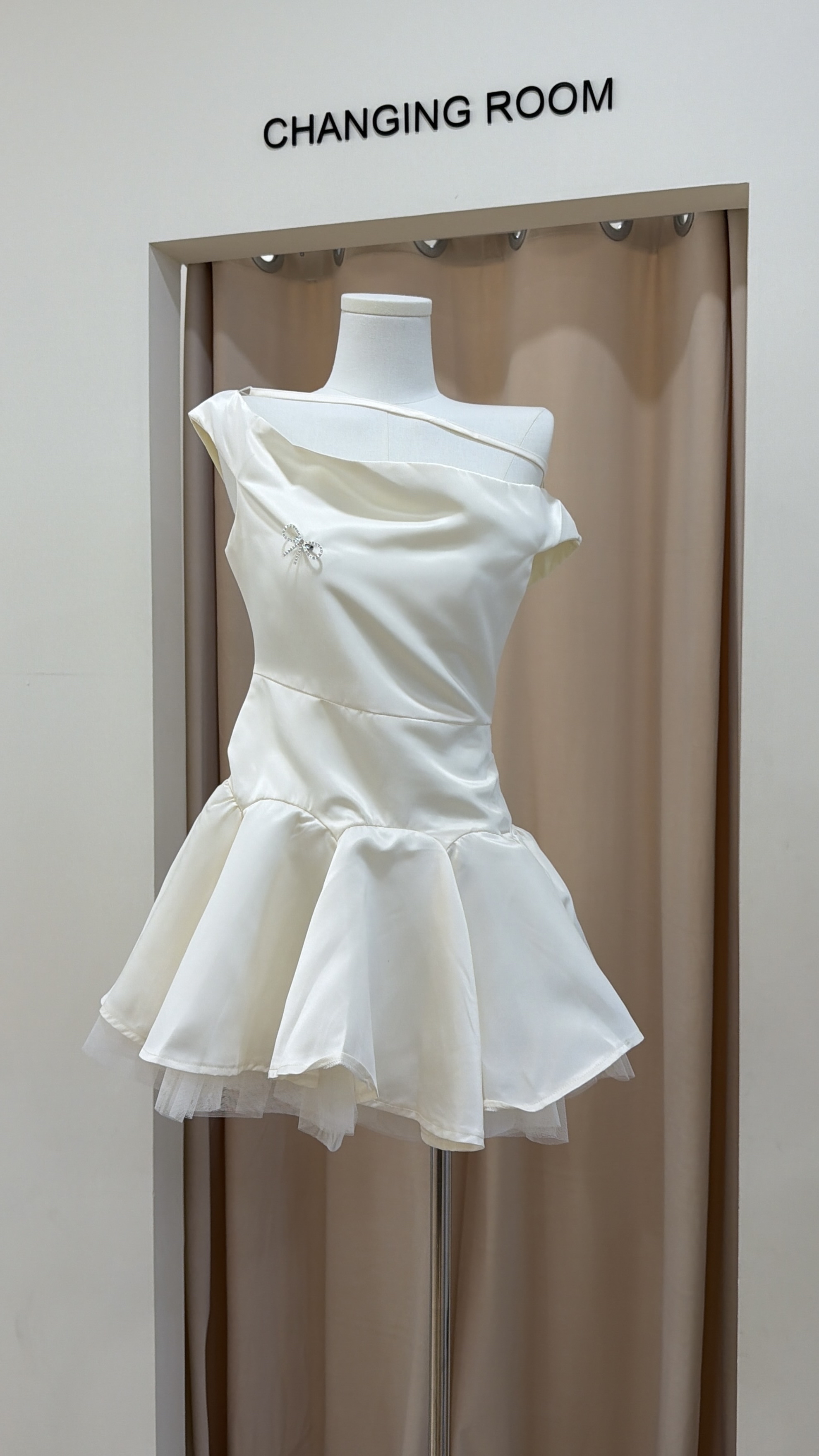 516一字领连身裙