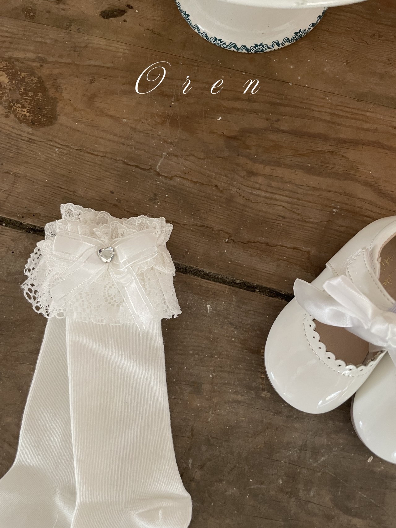 ☀️預訂 韓國直送☀️🇰🇷Oren 寶石絲帶蕾絲花邊長襪