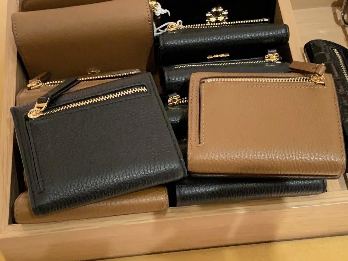 ✈️🇨🇦🇺🇸Tory Burch Outlet 荔枝皮🖤🤎通花Logo短銀包👛💳