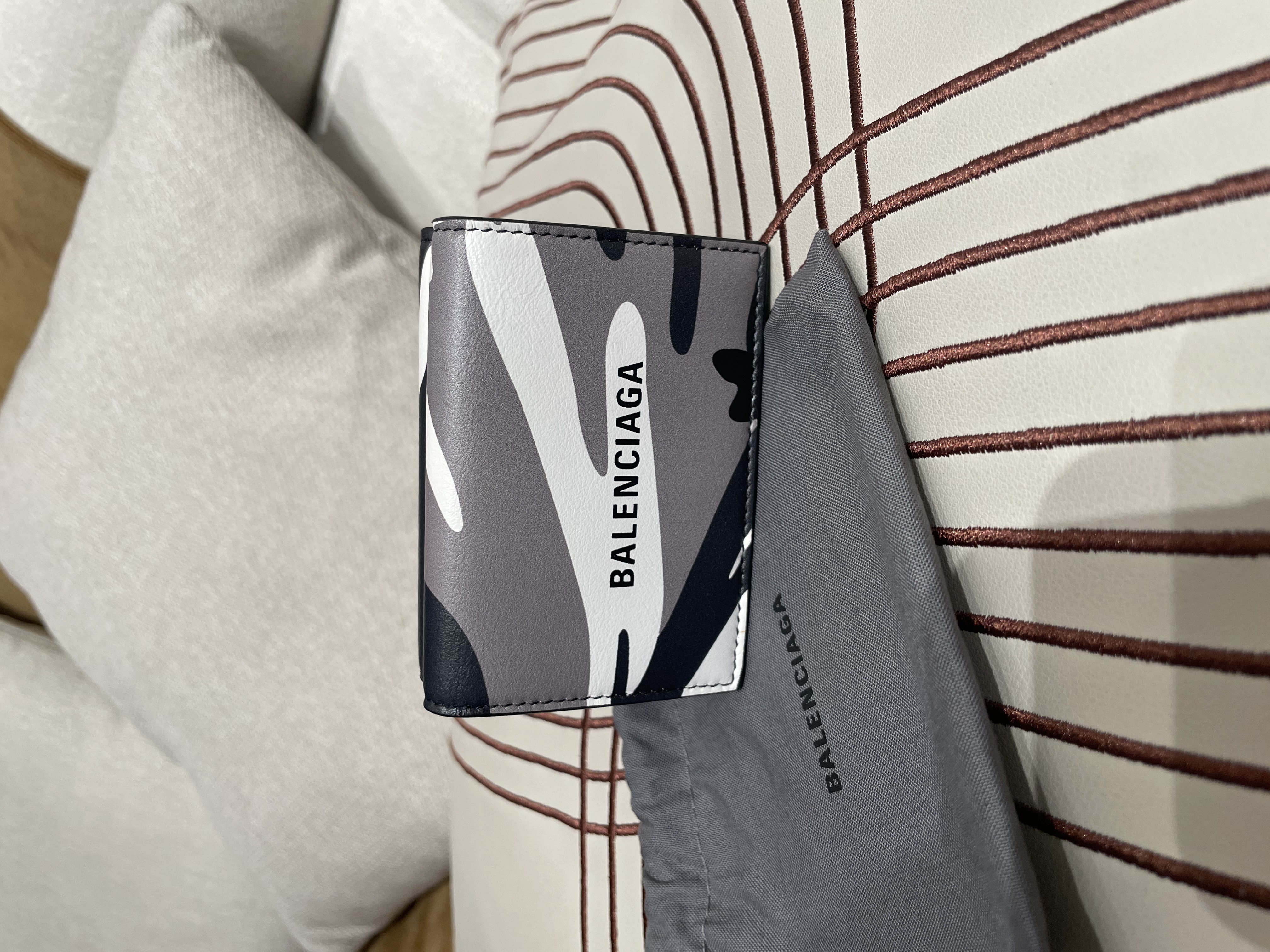 Balenciaga wallet  100%Authentic ,閑置未使用品✅dust bag  