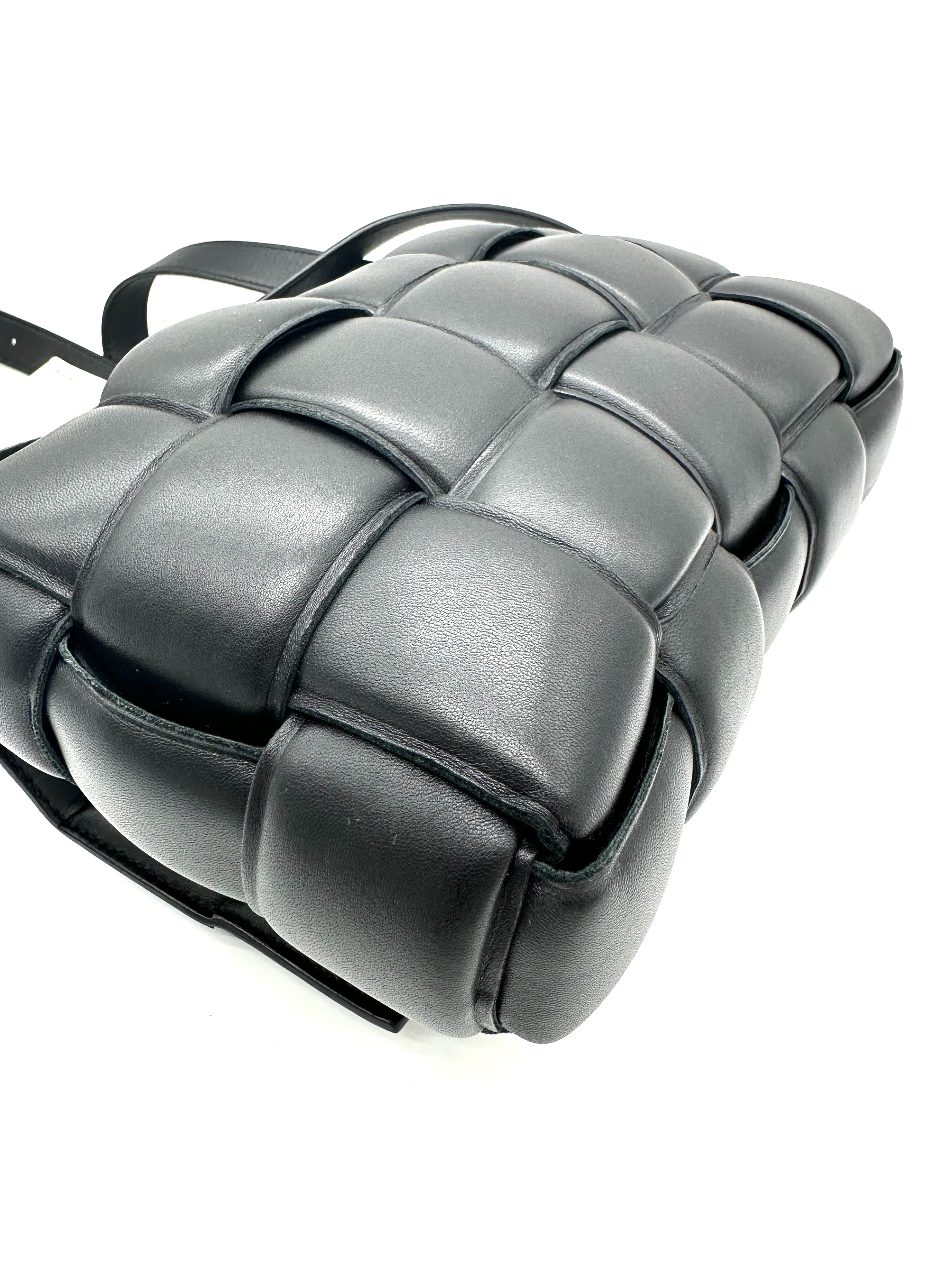 Pre-owned Bottega Veneta Padded Cassette bag/ Product Code: 26031810