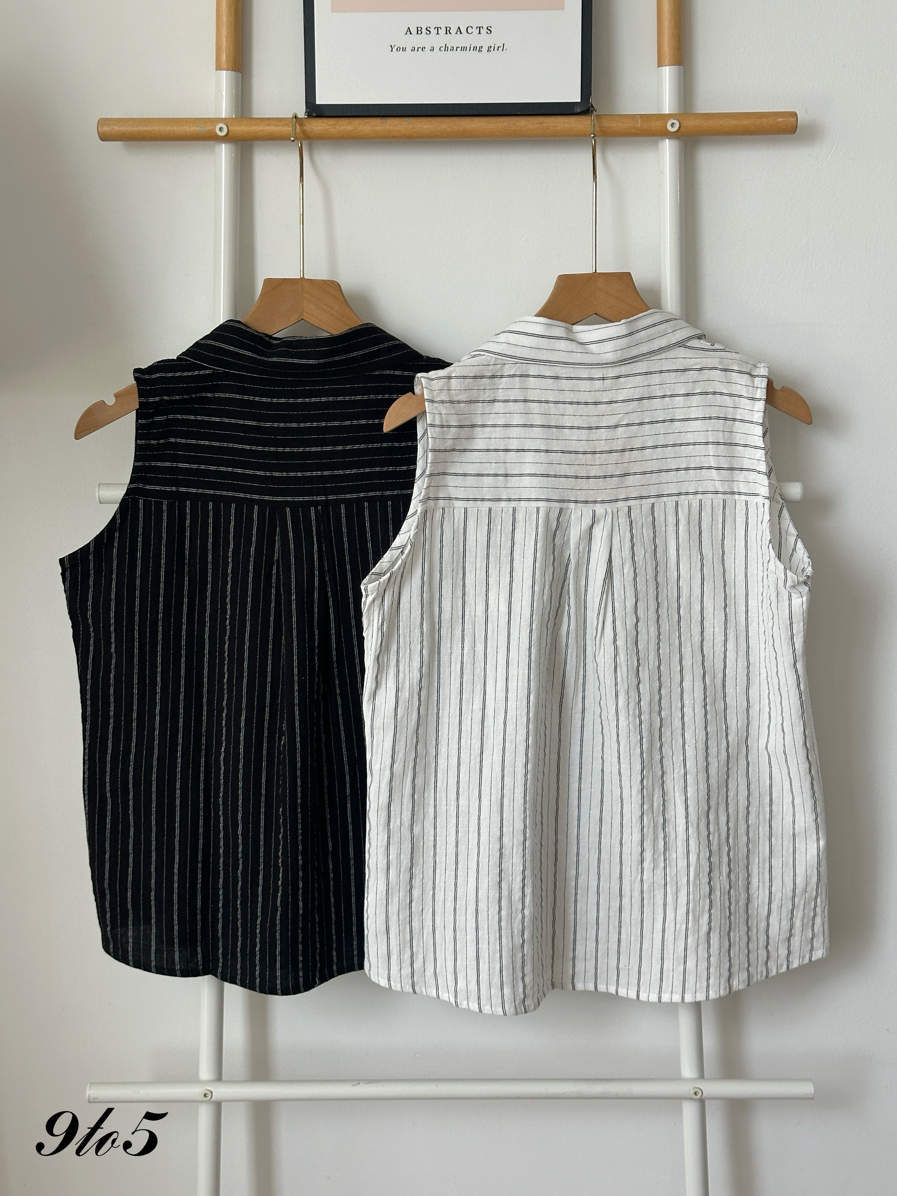 T4385 Sleeveless Stripe Shirt - Black & White
