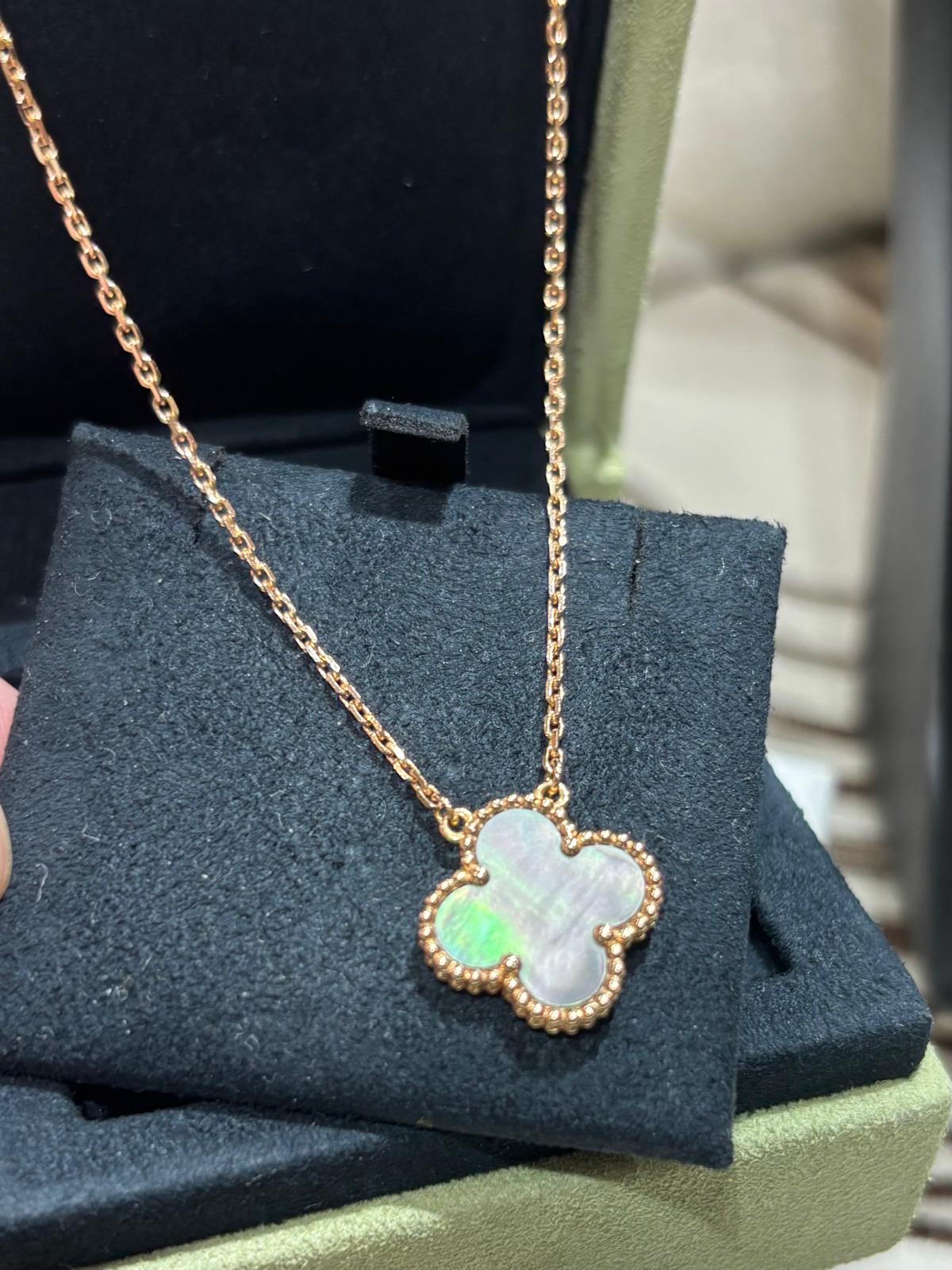 Van Cleef & Arpels Vintage Alhambra VCA 18K玫瑰金灰色珍珠母貝吊墜項鍊100%Authentic, 98% new ✅收據 ✅ 証書2020 ✅ 盒子