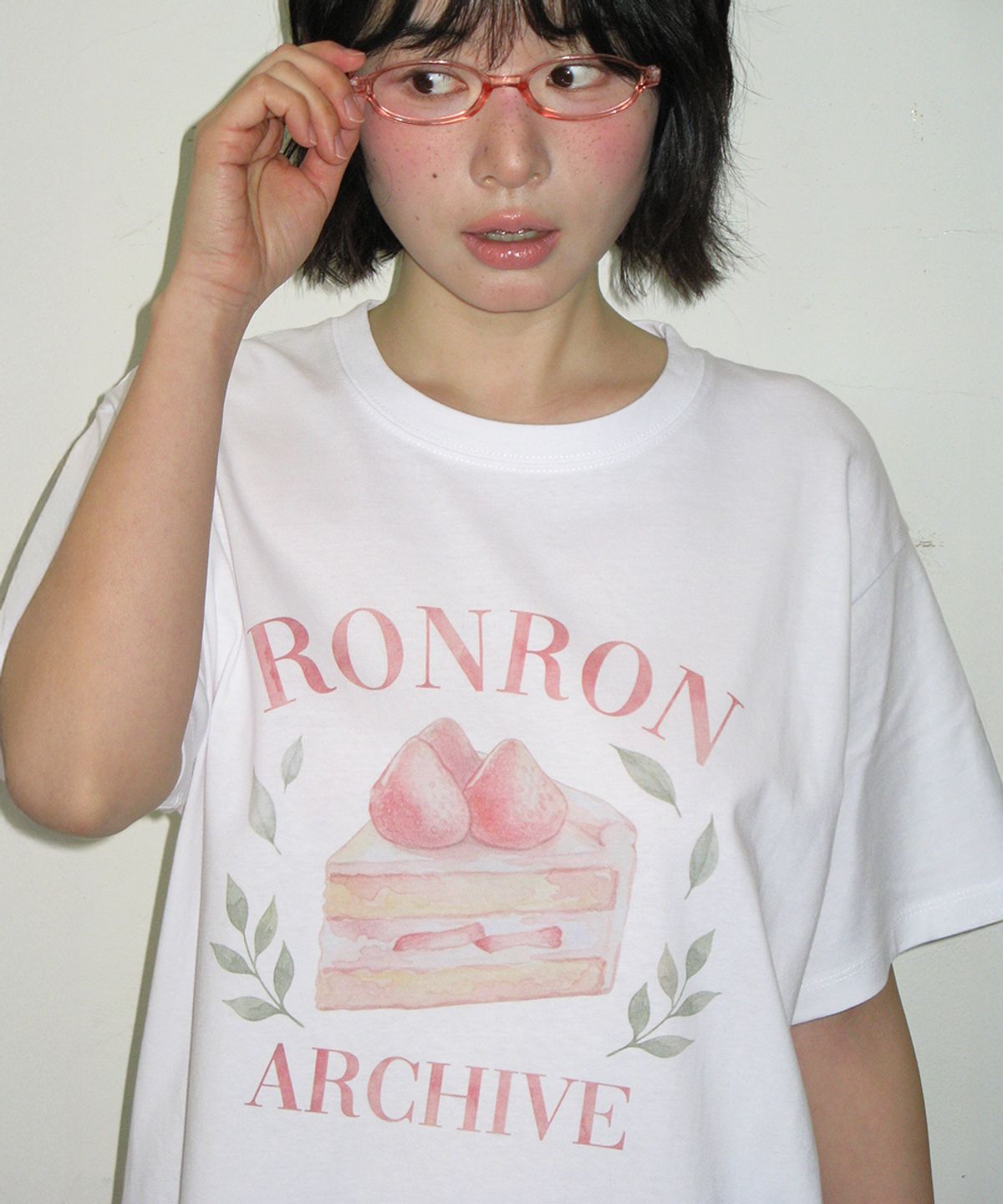 🇰🇷訂購｜ronron 26SS｜STRAWBERRY CAKE BASIC FIT T SHIRT 