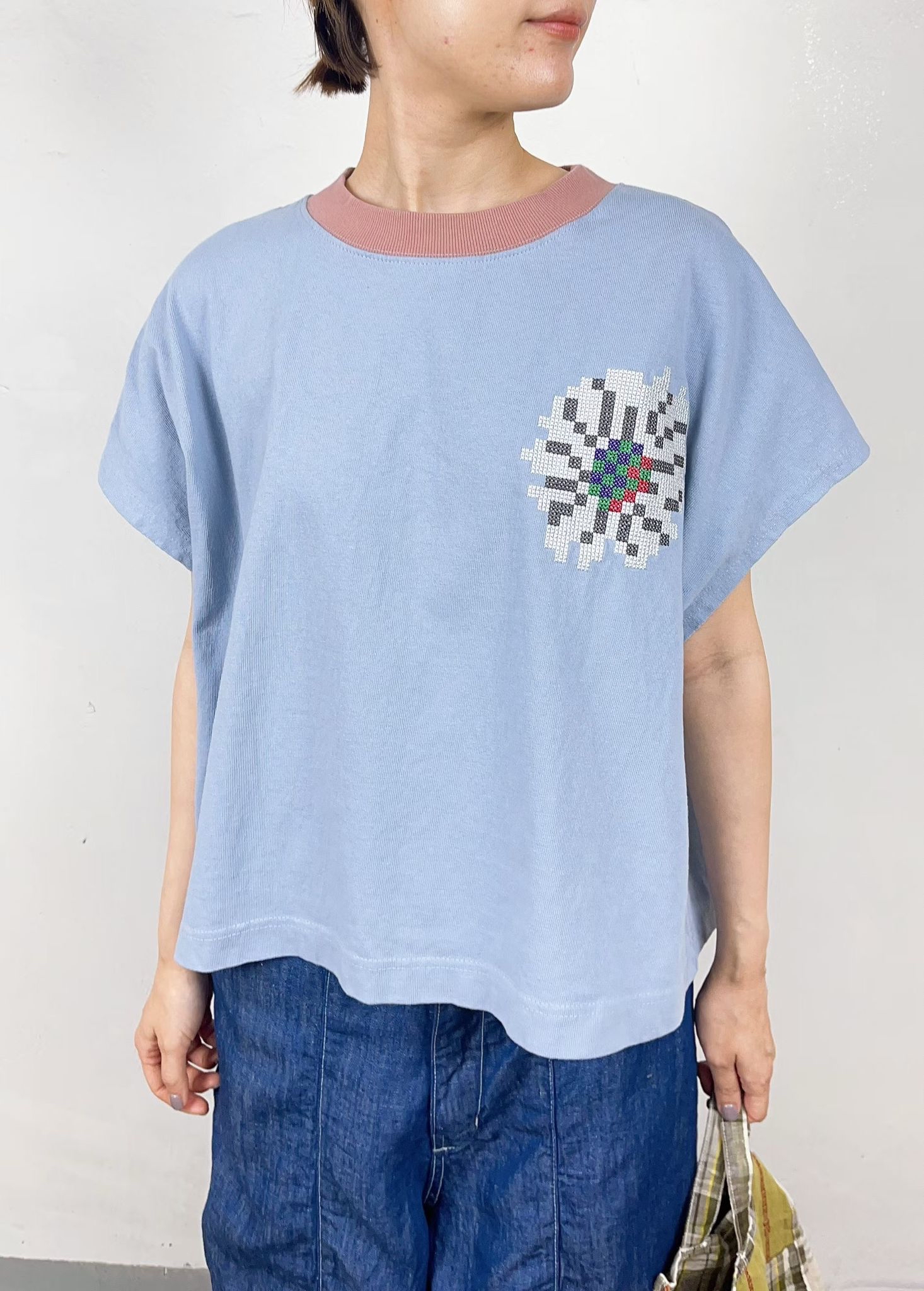 4N5刺繡花Tee