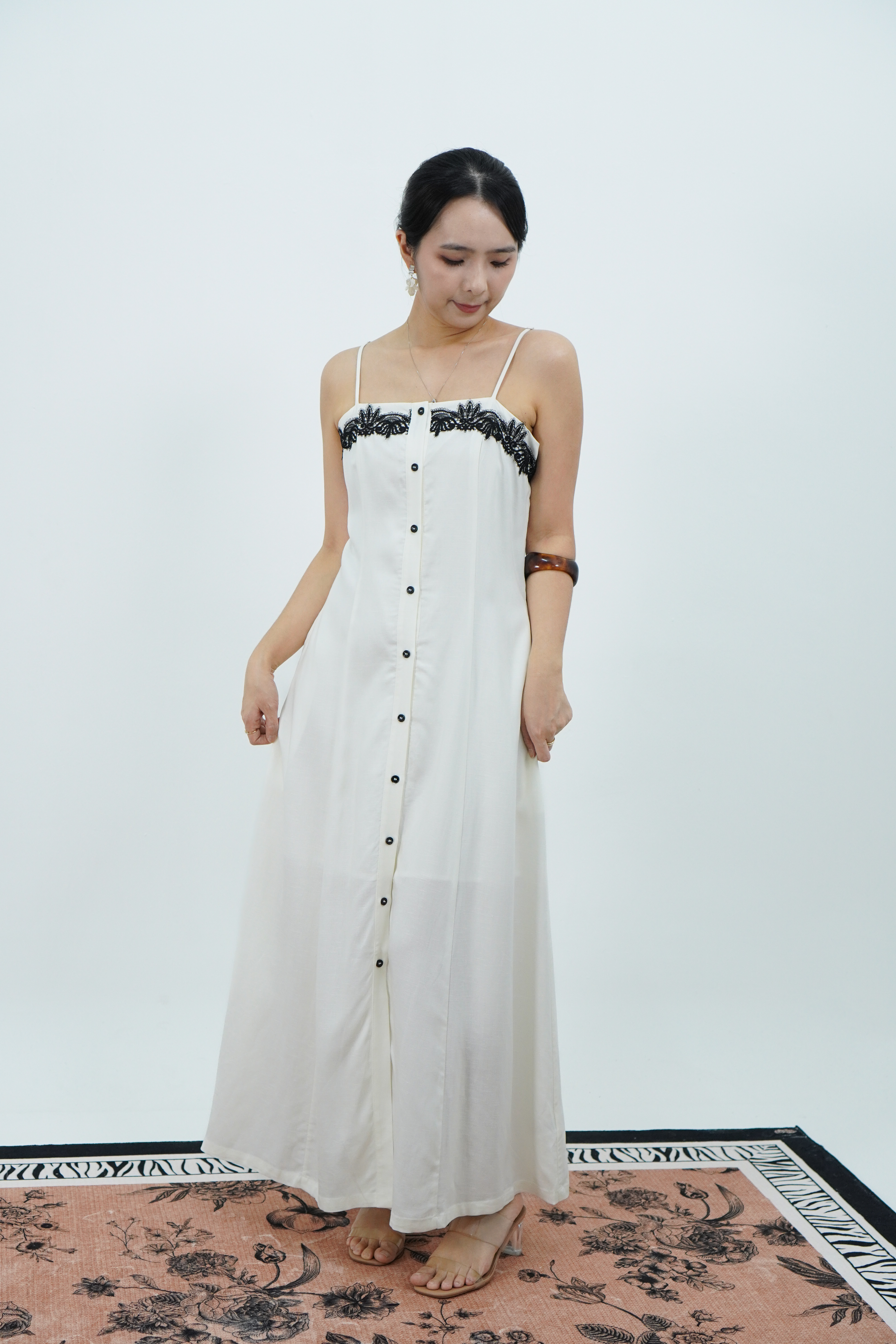 亚麻绣花吊带连衣裙 Linen Strappy Dress