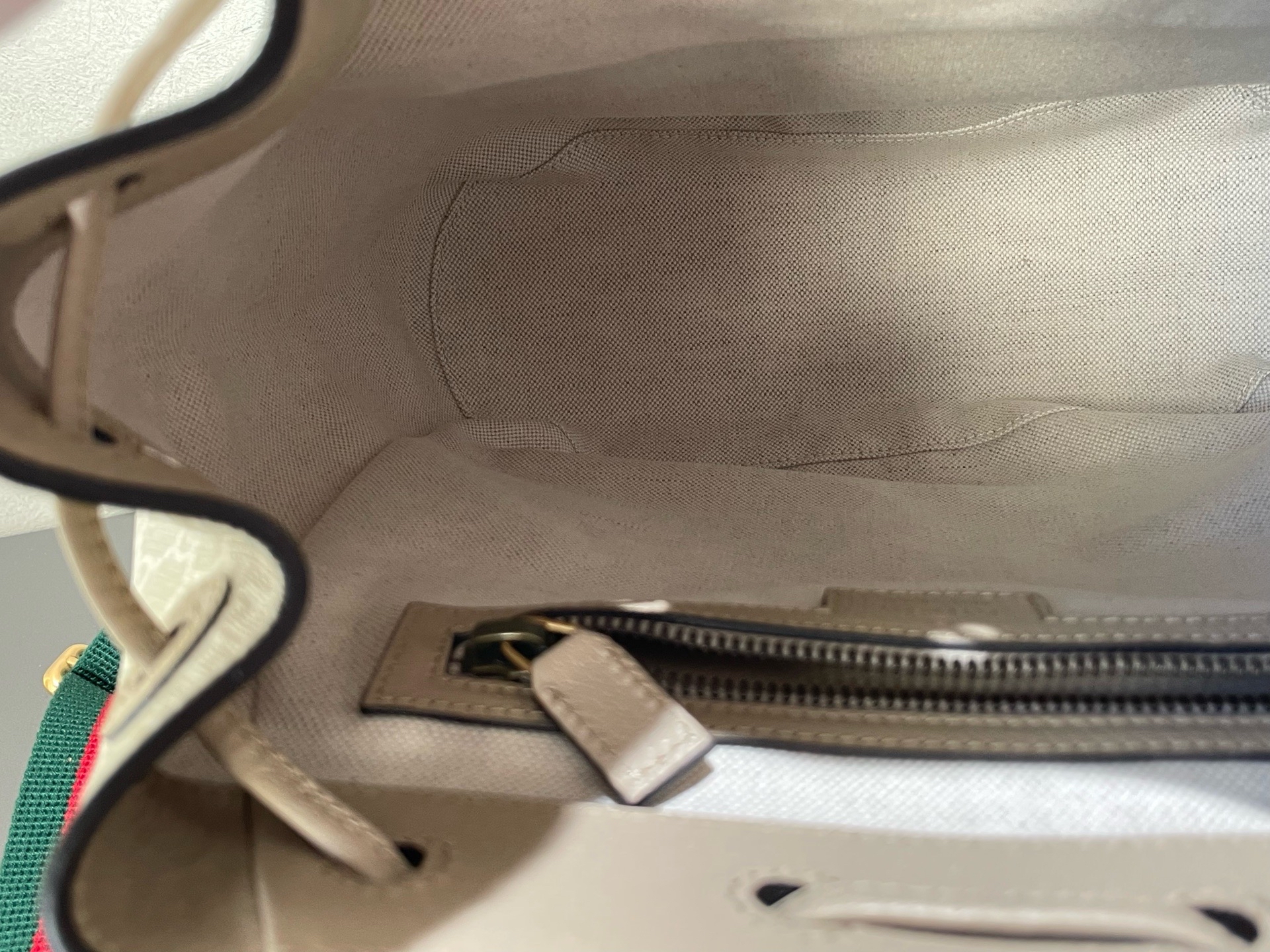 【預訂貨品】Gucci 燕麥色老花書包🎒