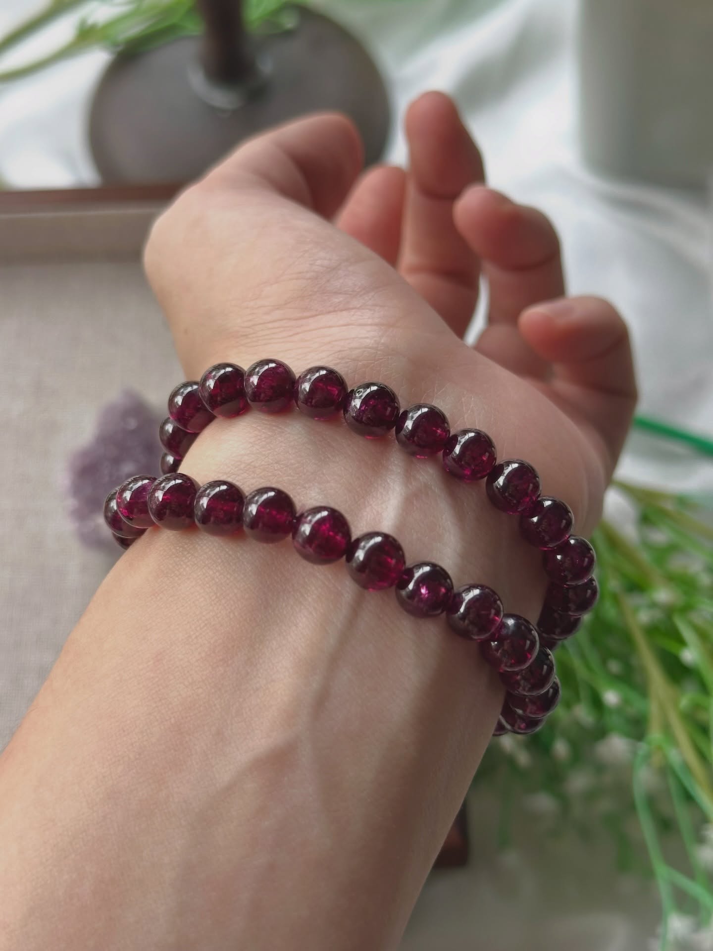 Garnet 紫牙乌石榴石 7.7mm 15cm 