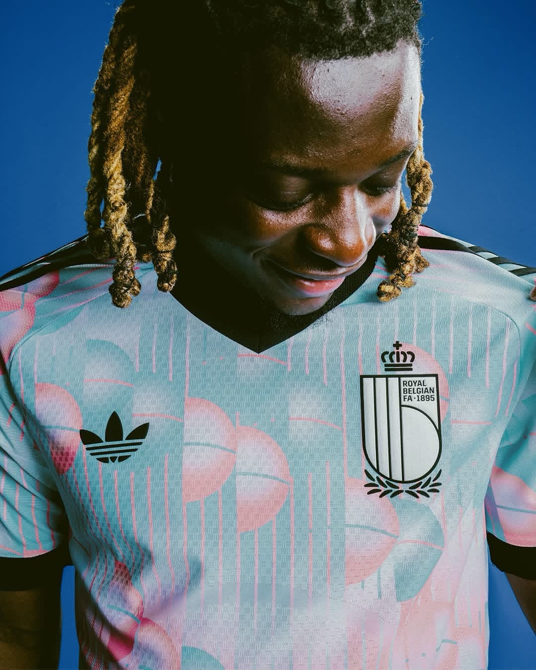 🧊揉合經典復古與現代美學 Adidas Belgium 比利時 2025-26 作客球員版球衣 (可加印字章) JM8382