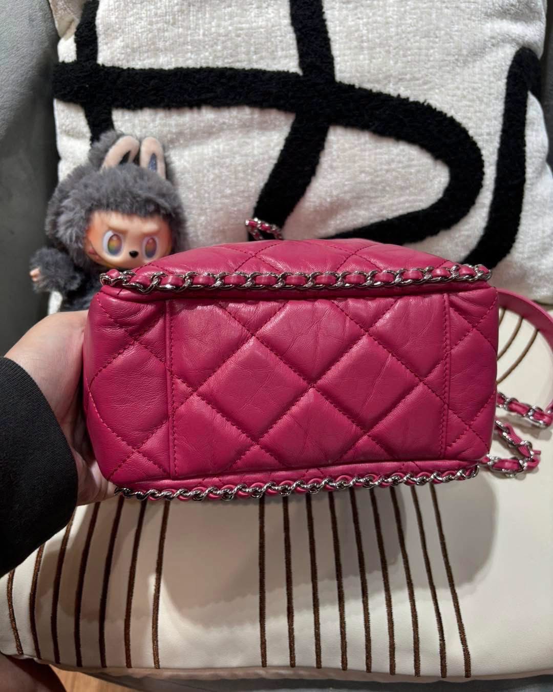 Chanel Crumpled Calfskin Quilted Chain All Over Drawstring Bucket Bag Pink 100%Authentic, 98% new  ✅honogram✅dust bag 